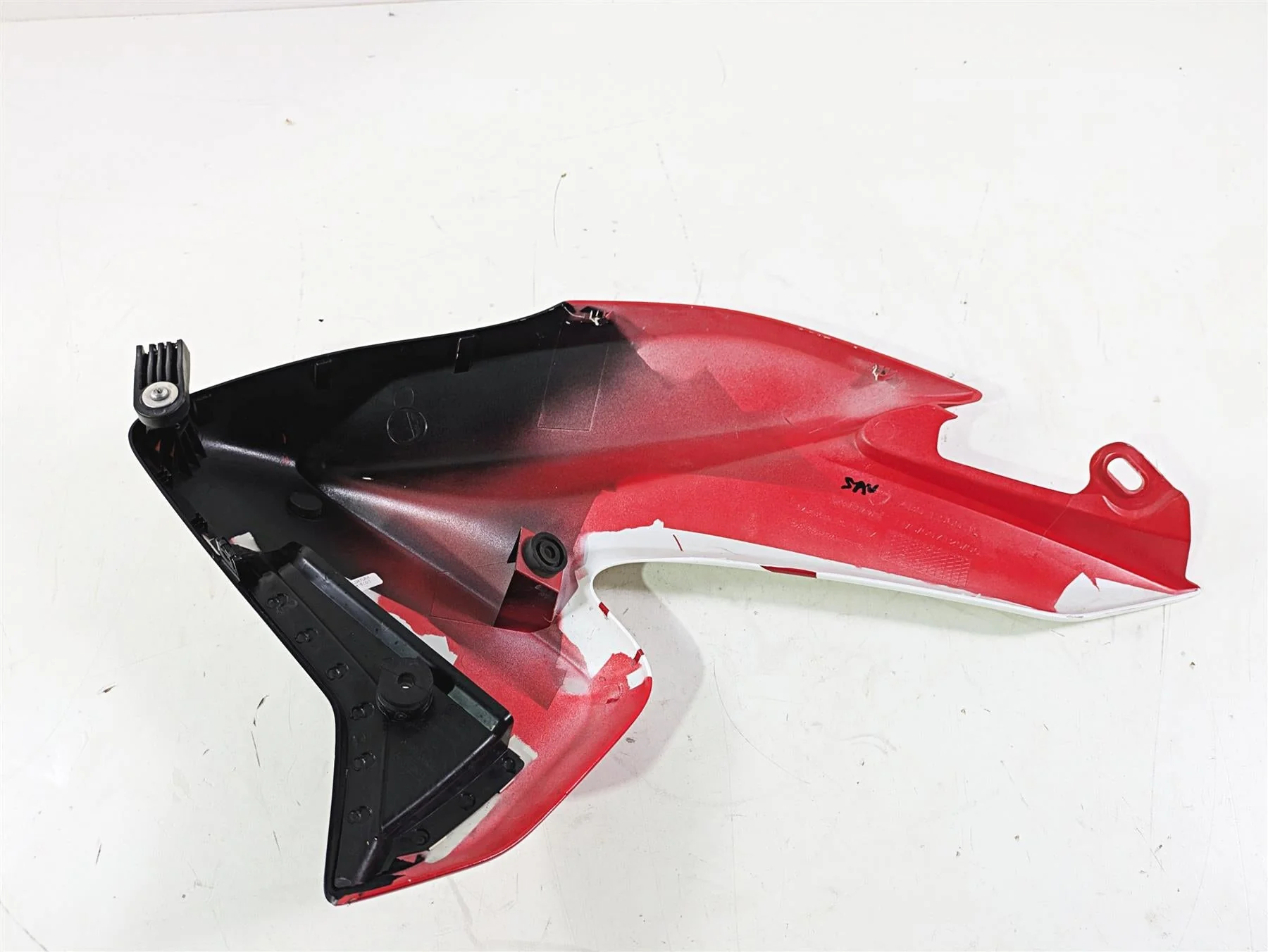 2018 Ducati Hypermotard 939 SP Right Tank Fairing Cover READ 480P5692CK - Image 2