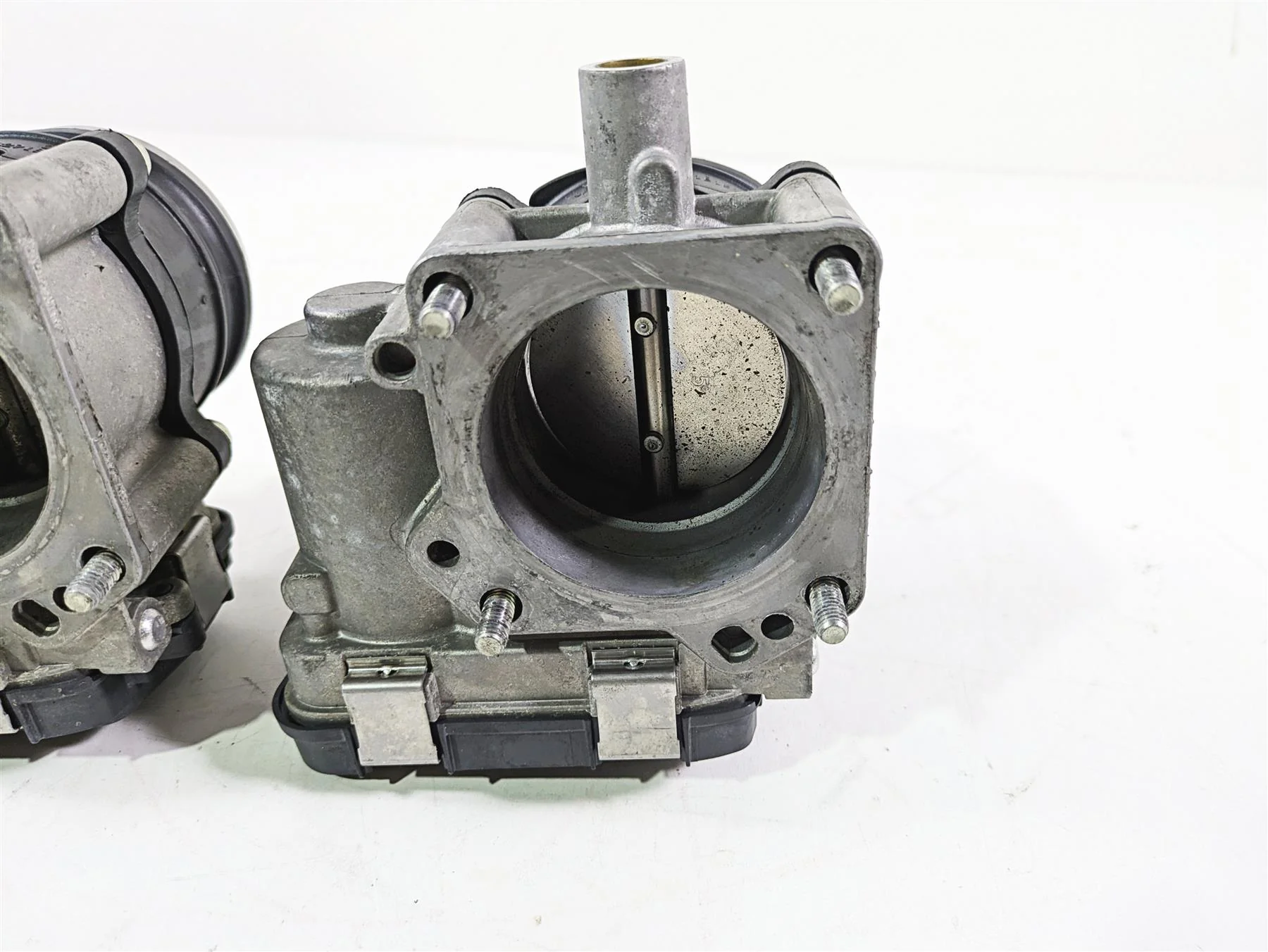 2018 Ducati Hypermotard 939 SP Throttle Fuel Injection Body Set 28240904A - Image 11