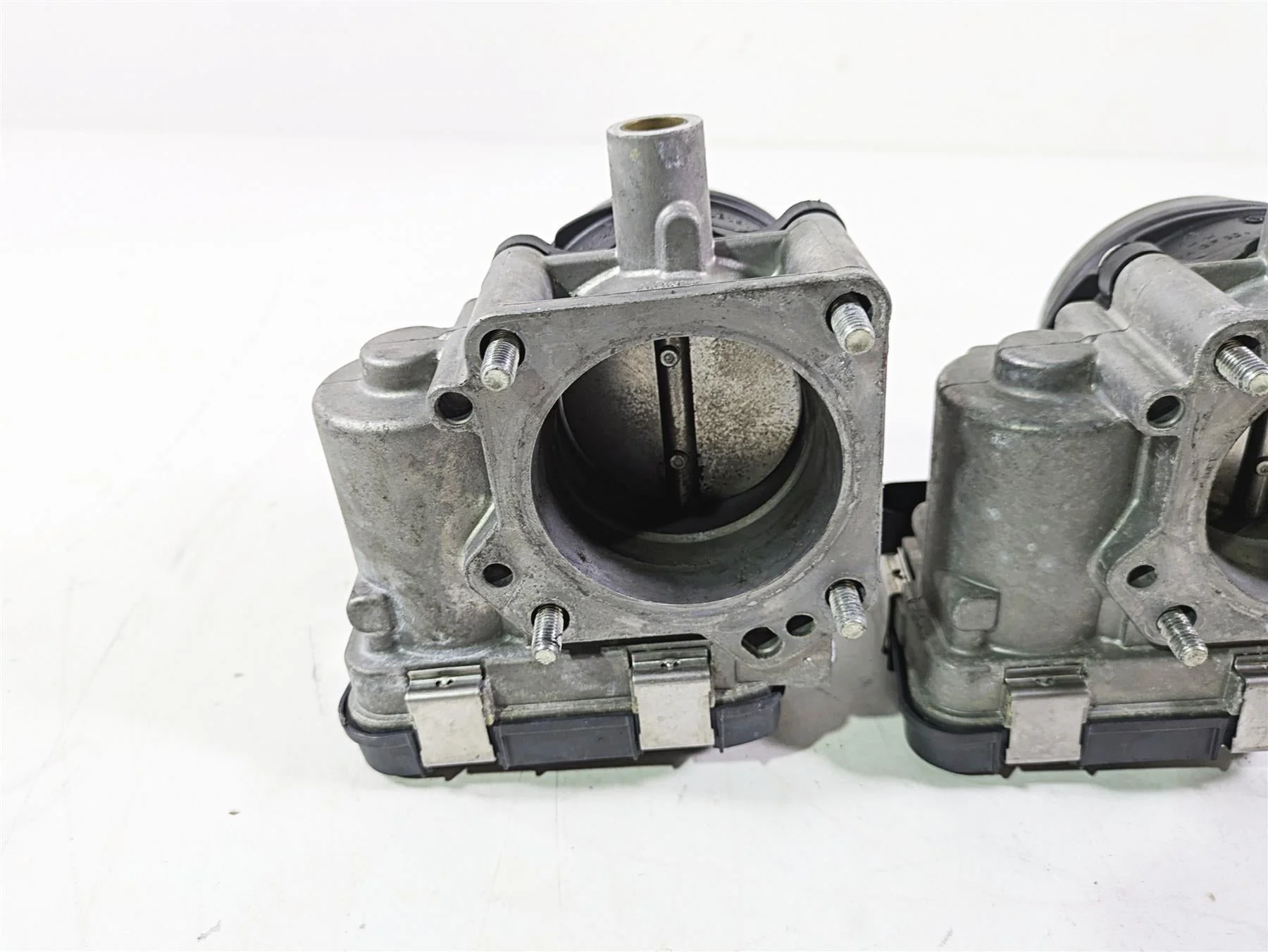 2018 Ducati Hypermotard 939 SP Throttle Fuel Injection Body Set 28240904A - Image 12