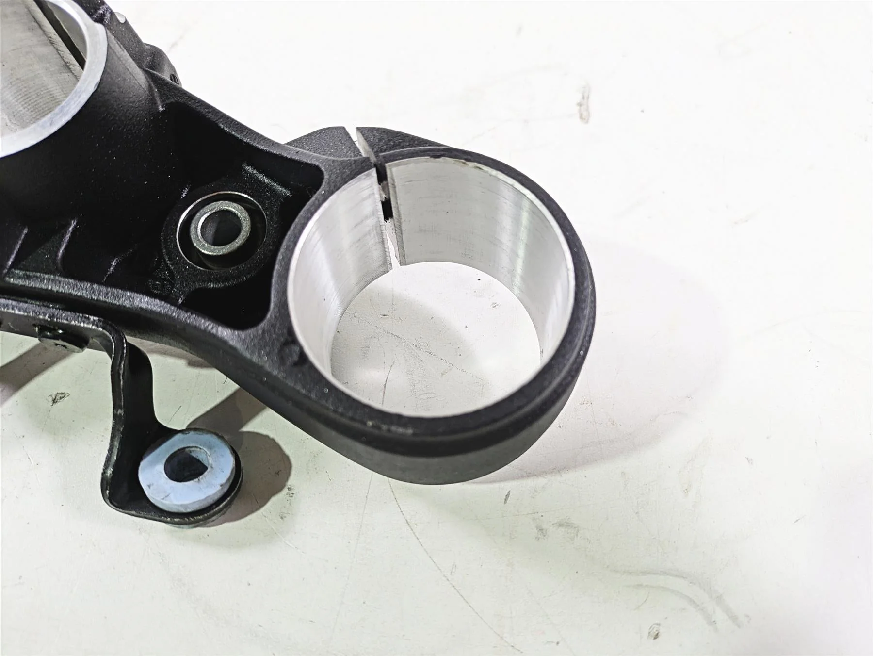 2018 Ducati Hypermotard 939 SP Upper Triple Tree Steering Clamp 34110972AA - Image 7