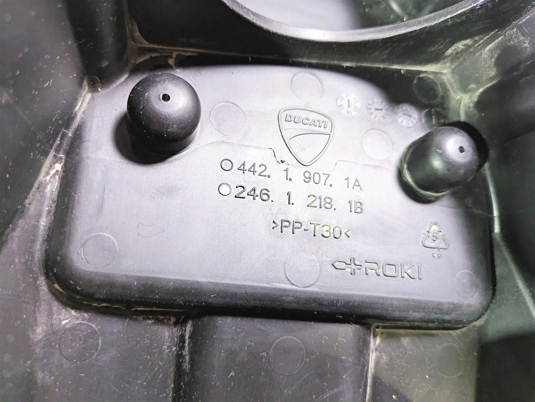 2018 Ducati Scrambler Desert Sled 800 Air Box Cleaner Breather Filter 44213103A - Image 10