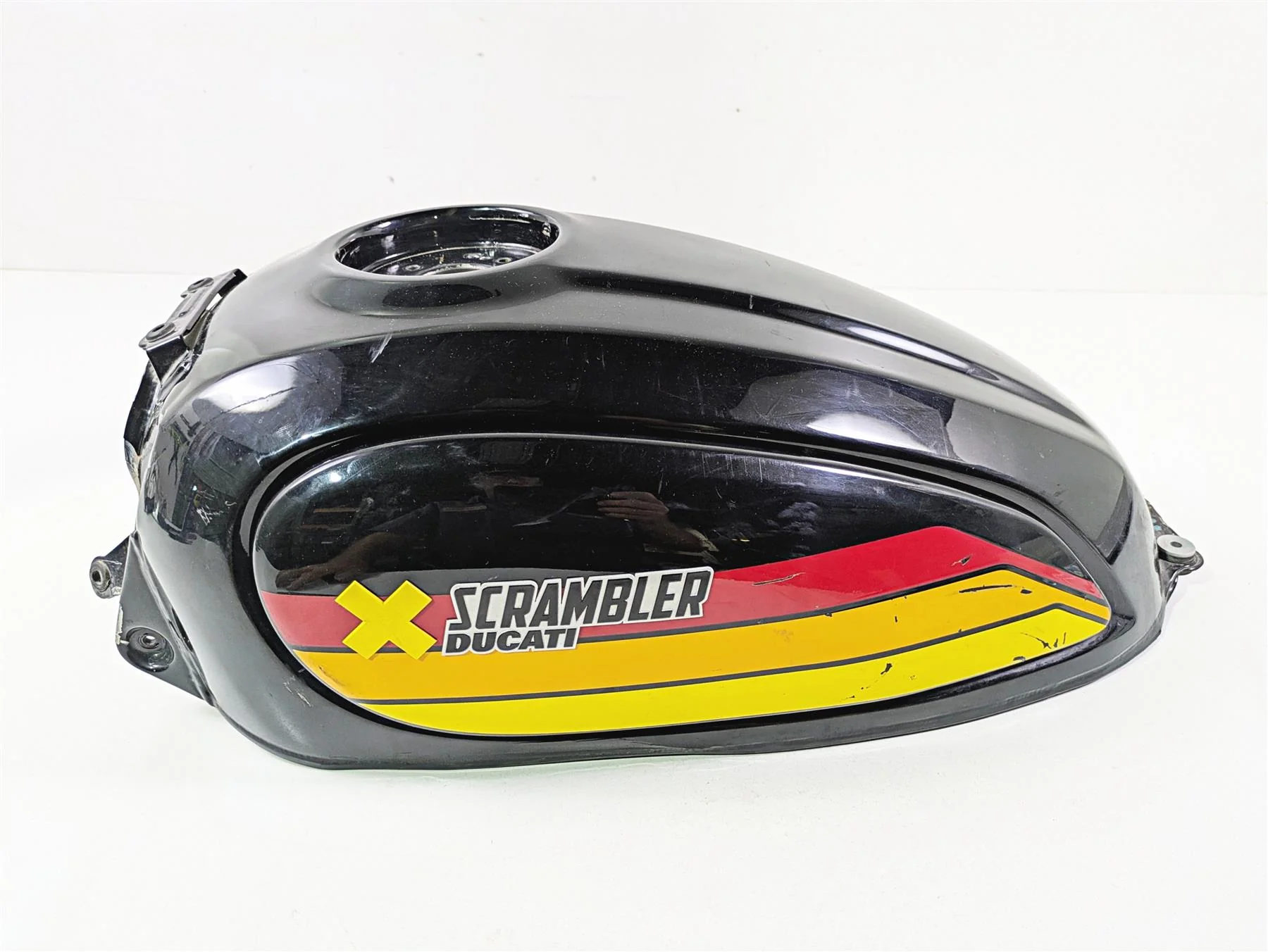 2018 Ducati Scrambler Desert Sled 800 Fuel Gas Petrol Tank - Read 58612221B - Image 3