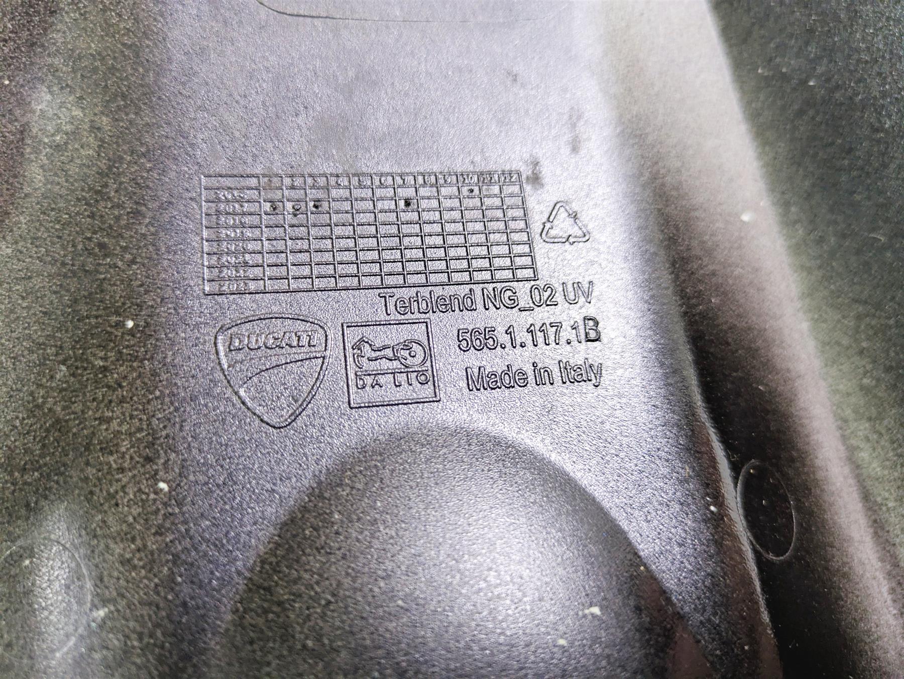 2018 Ducati Scrambler Desert Sled 800 Rear Fender Cover Fairing Set 56511171B - Image 11