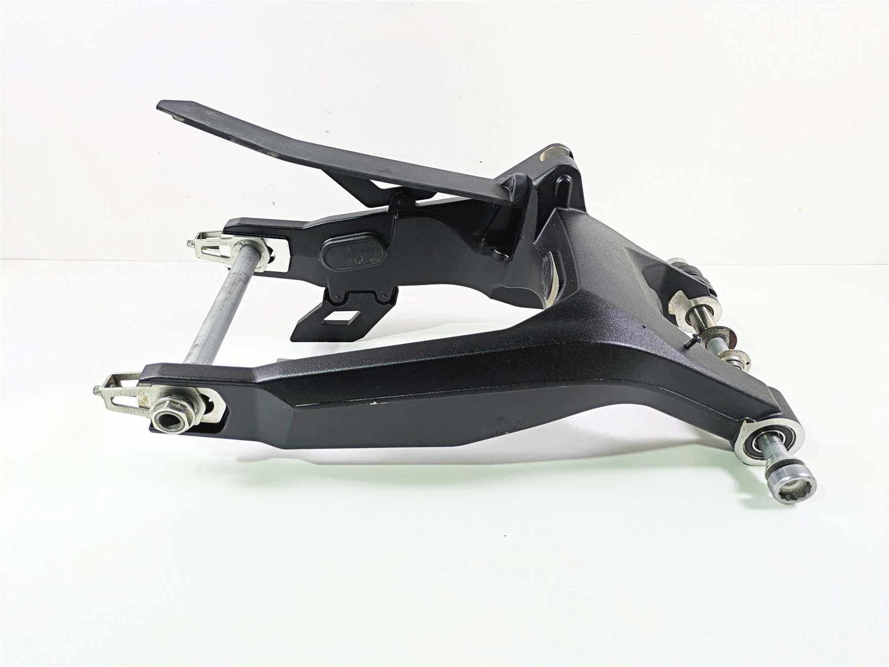 2018 Ducati Scrambler Desert Sled 800 Rear Swingarm & Axle Set 37021772AB - Image 3