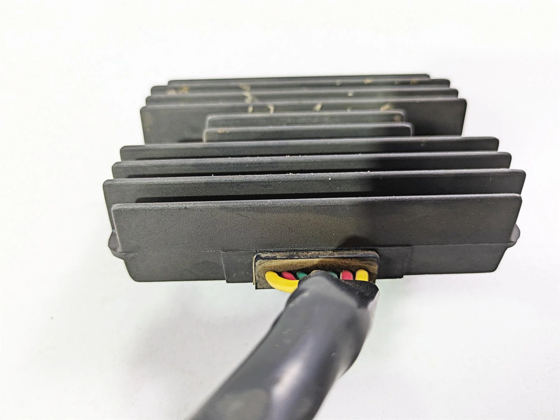 2018 Ducati Scrambler Desert Sled 800 Rectifier Voltage Regulator Read 54040111C - Image 10
