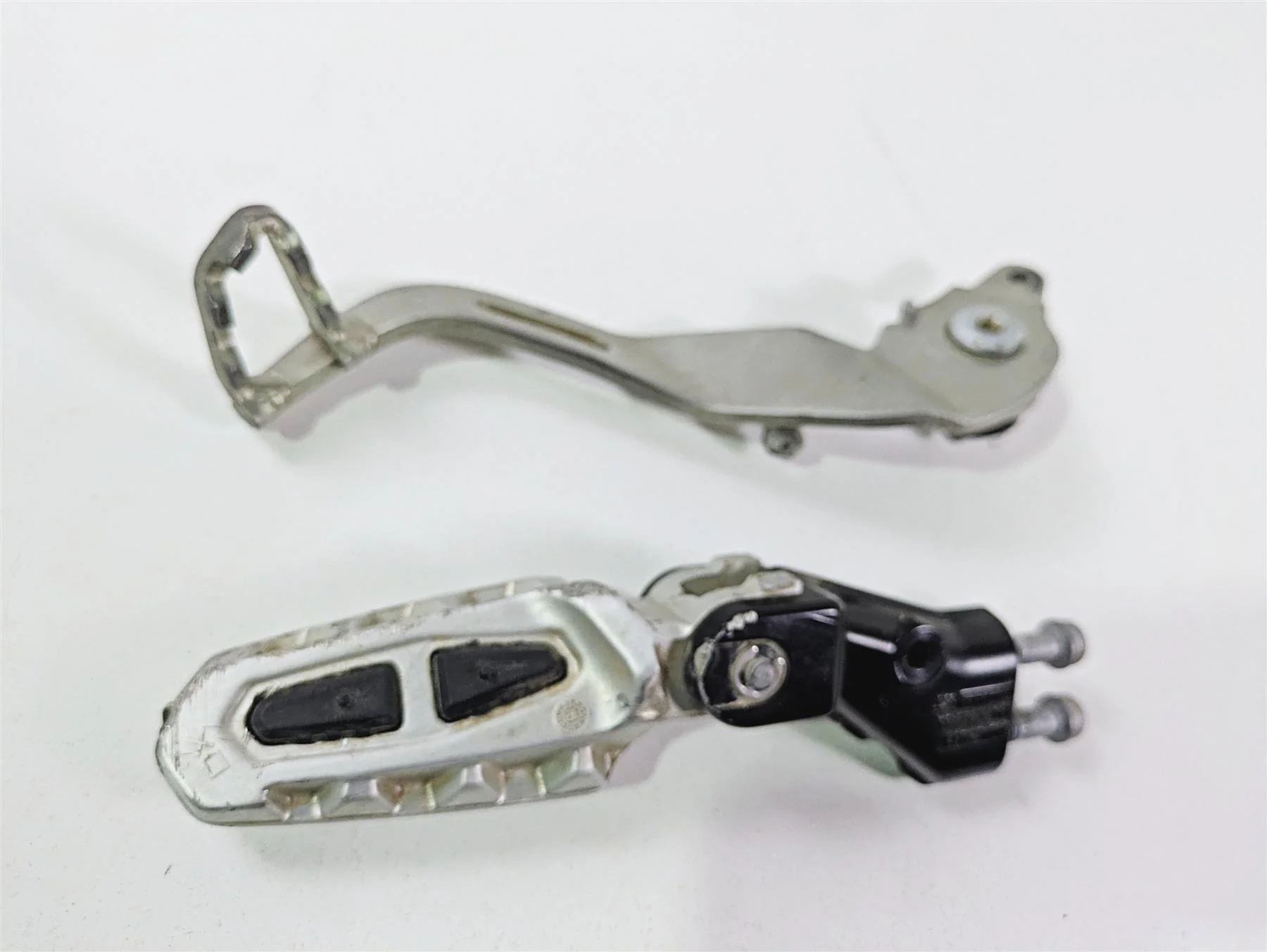 2018 Ducati Scrambler Desert Sled 800 Right Footpeg & Brake Pedal 82413311BA - Image 5