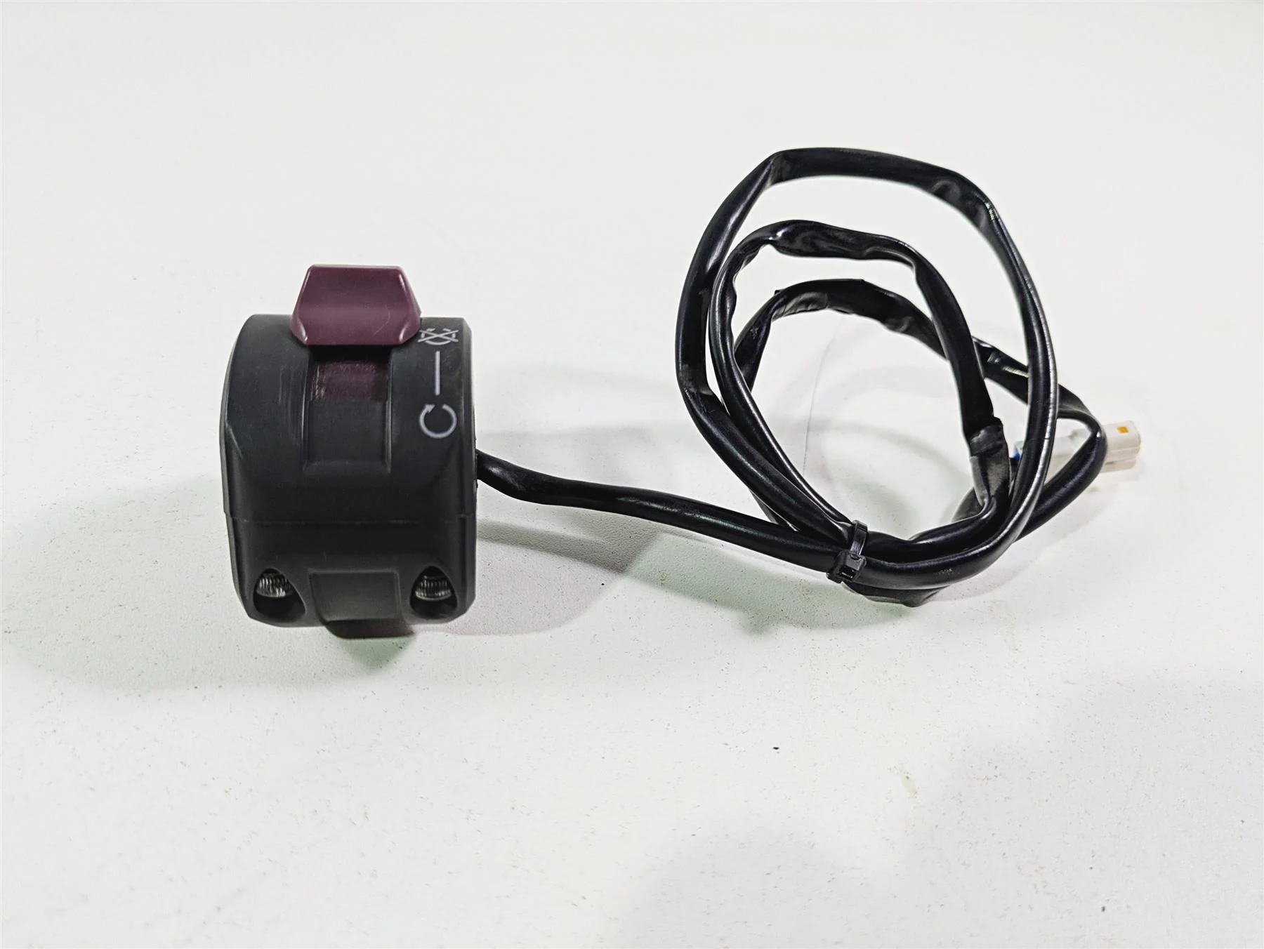 2018 Ducati Scrambler Desert Sled 800 Right Hand Control Switch 65010172B - Image 2