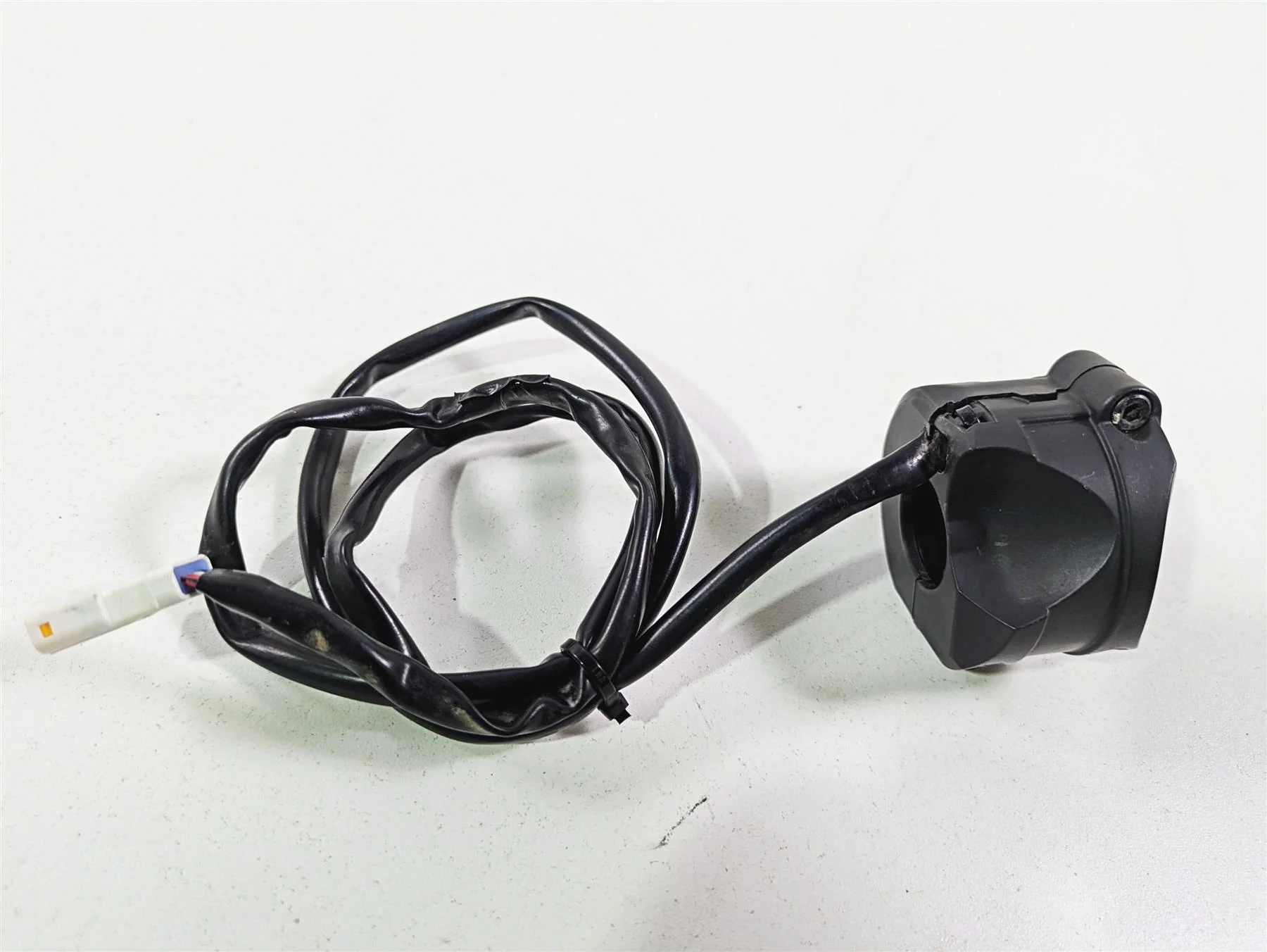 2018 Ducati Scrambler Desert Sled 800 Right Hand Control Switch 65010172B - Image 6