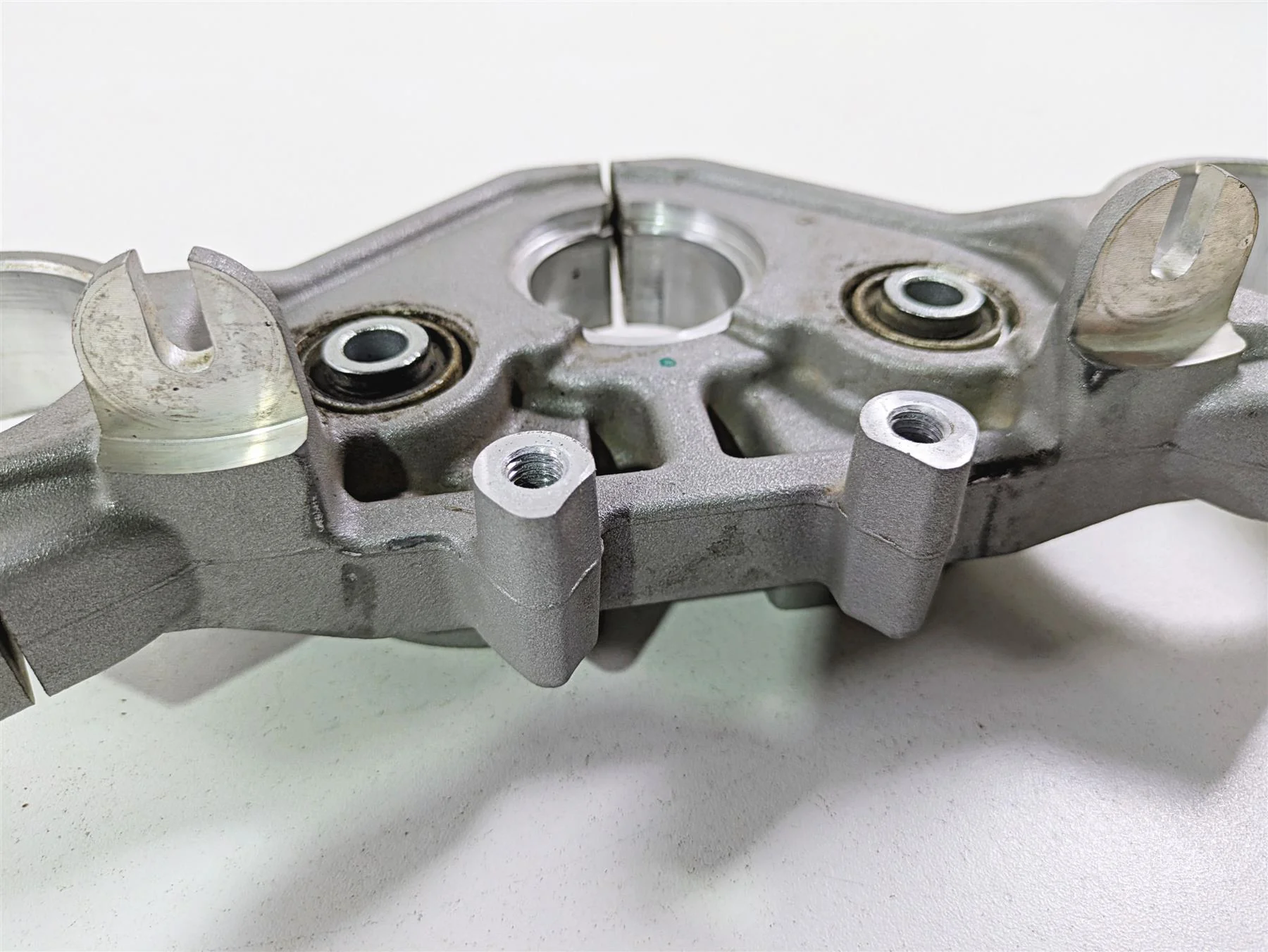 2018 Ducati Scrambler Desert Sled 800 Upper Triple Tree Clamp 34111182AA - Image 11