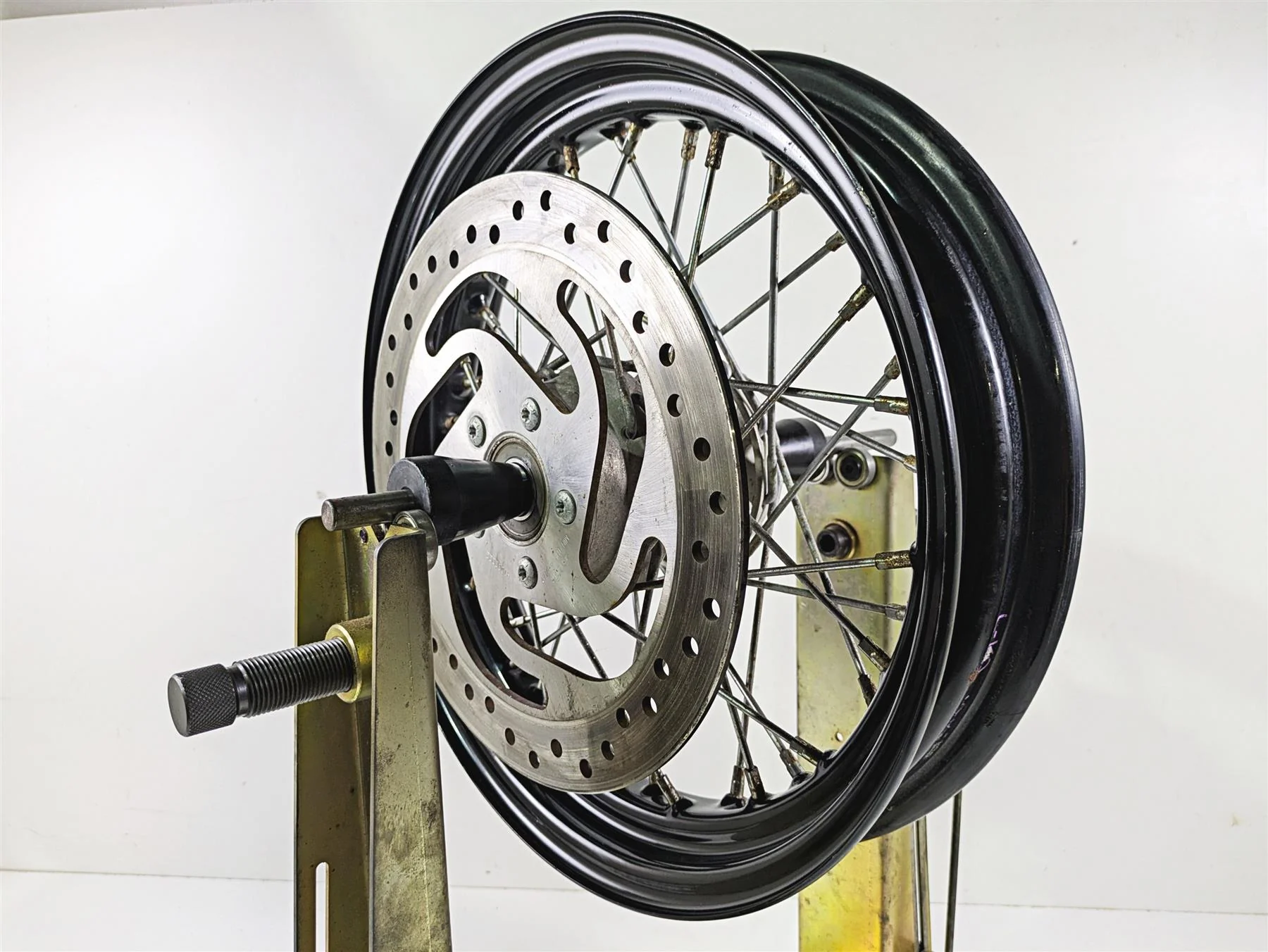 2018 Harley FLHCS Softail Heritage 115th 16x3 Front Wheel Rim & Cover 43300489