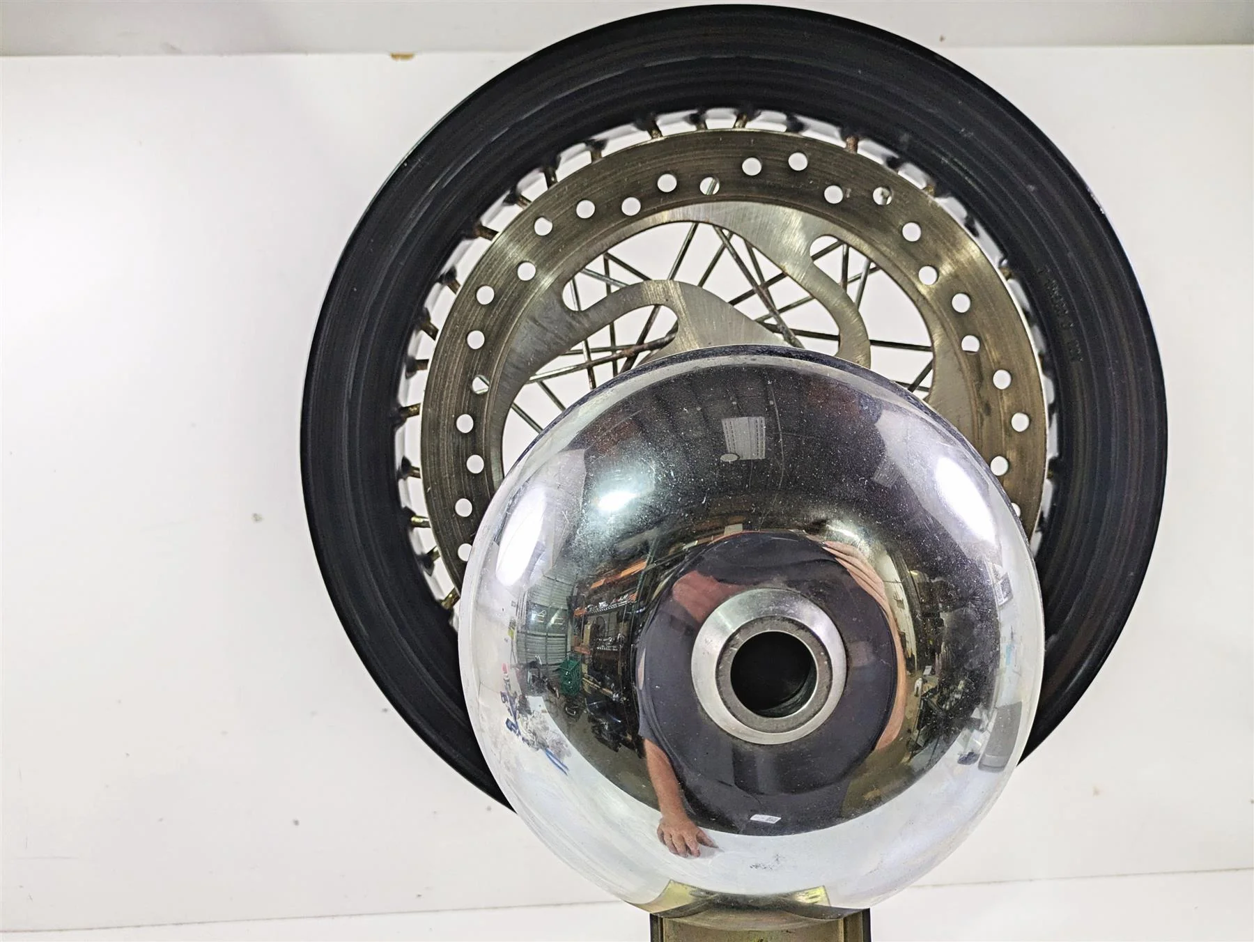 2018 Harley FLHCS Softail Heritage 115th 16x3 Front Wheel Rim & Cover 43300489 - Image 12