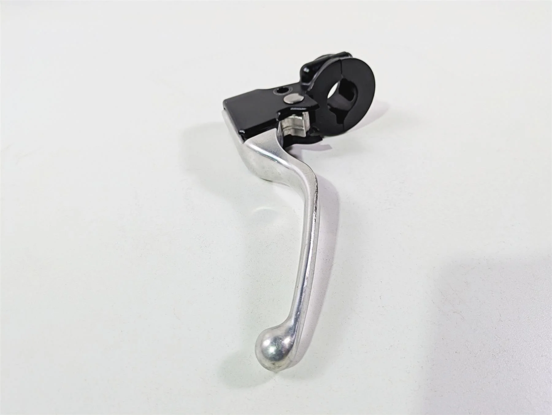 2018 Harley FLHCS Softail Heritage 115th Clutch Perch & Lever 12600180 45080-08A - Image 2