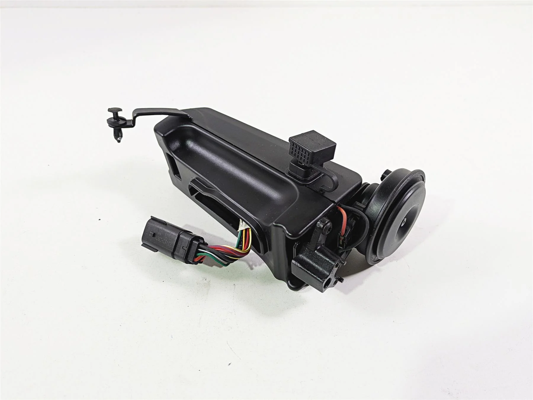 2018 Harley FLHCS Softail Heritage 115th Horn + Box & Wiring 69201654
