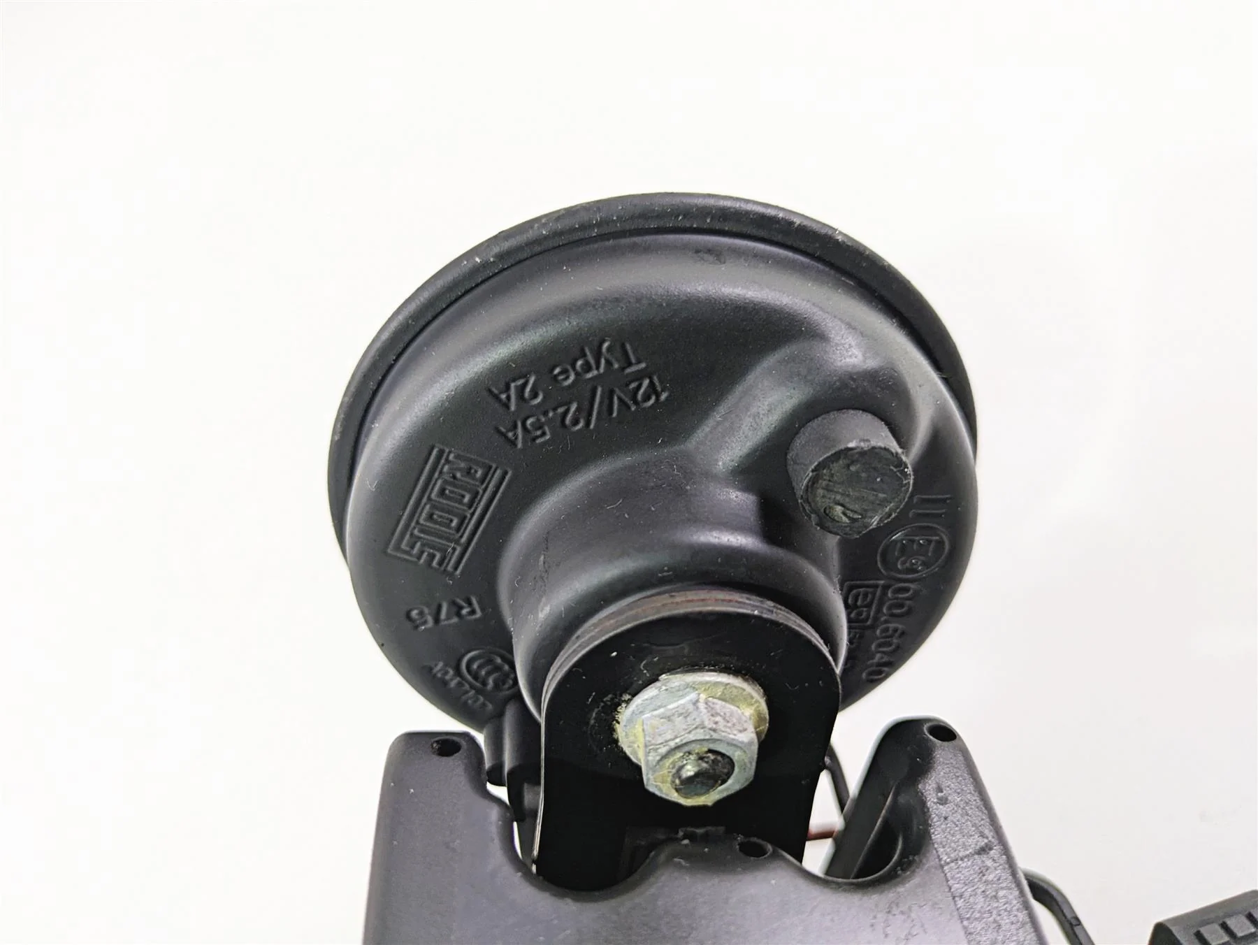 2018 Harley FLHCS Softail Heritage 115th Horn + Box & Wiring 69201654 - Image 9