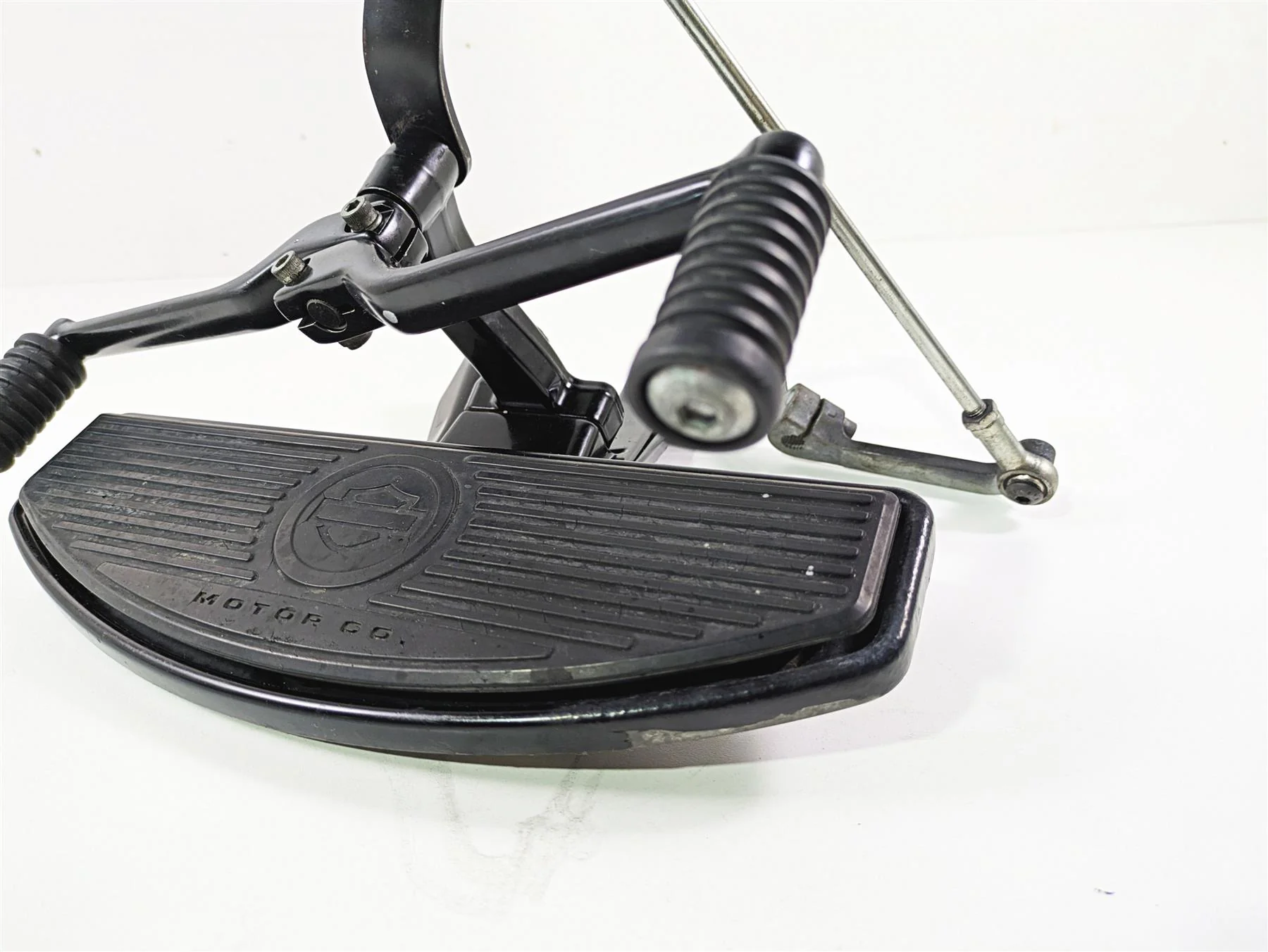 2018 Harley FLHCS Softail Heritage 115th Left Floorboard & Shift Lever 50501087 - Image 7