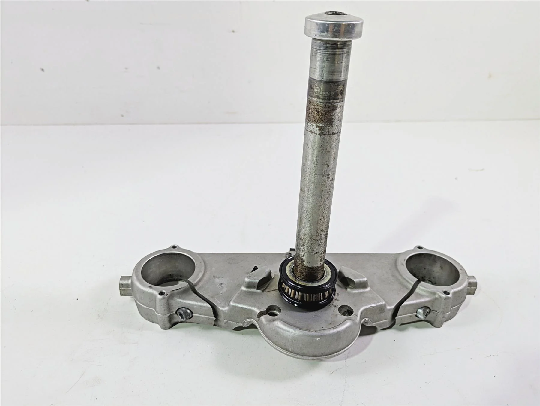 2018 Harley FLHCS Softail Heritage 115th Lower Triple Tree & Covers 45900181
