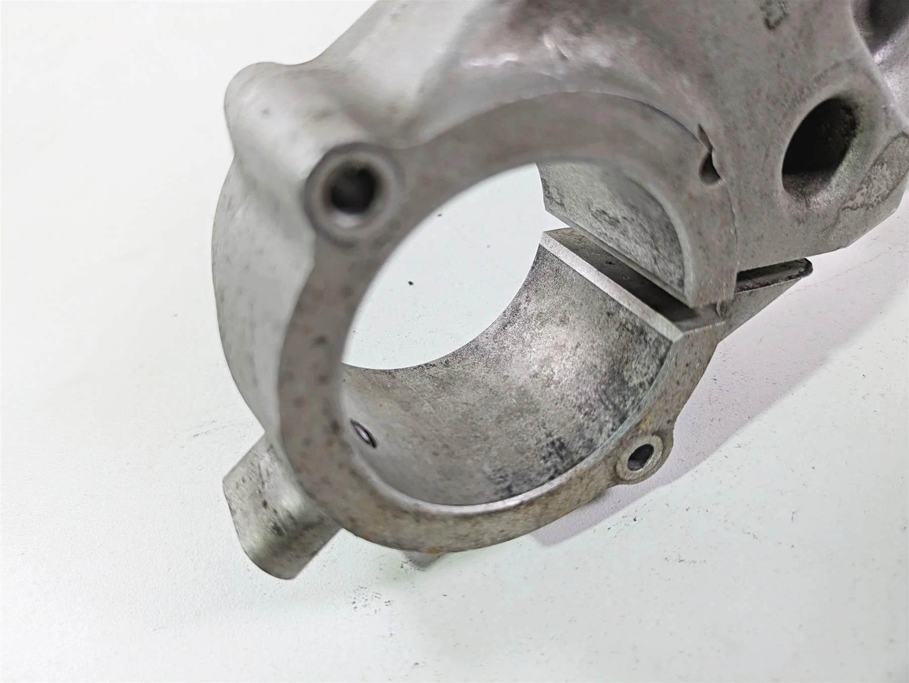2018 Harley FLHCS Softail Heritage 115th Lower Triple Tree & Covers 45900181 - Image 10