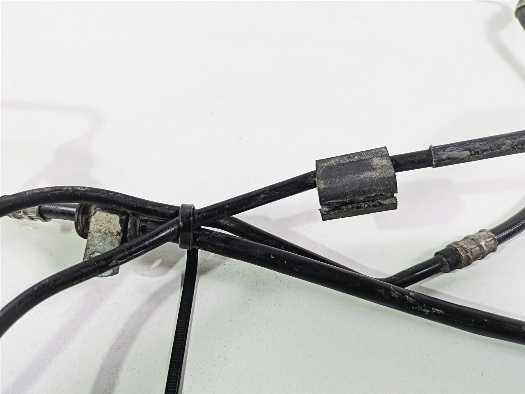 2018 Harley FLHCS Softail Heritage 115th Rear Abs Brake Line Set 41800598 - Image 6
