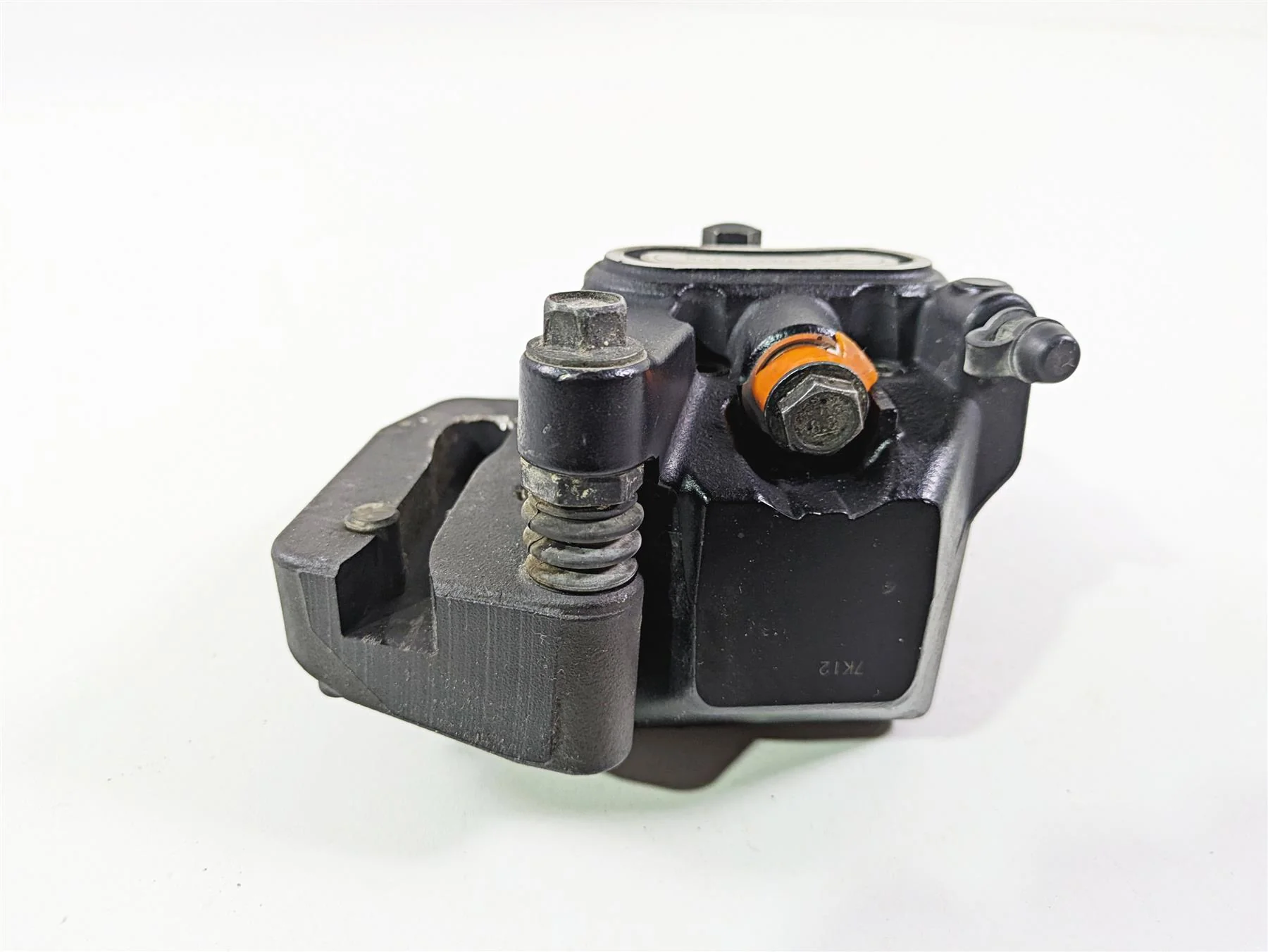 2018 Harley FLHCS Softail Heritage 115th Rear Brake Caliper & Bracket 41300192 - Image 3