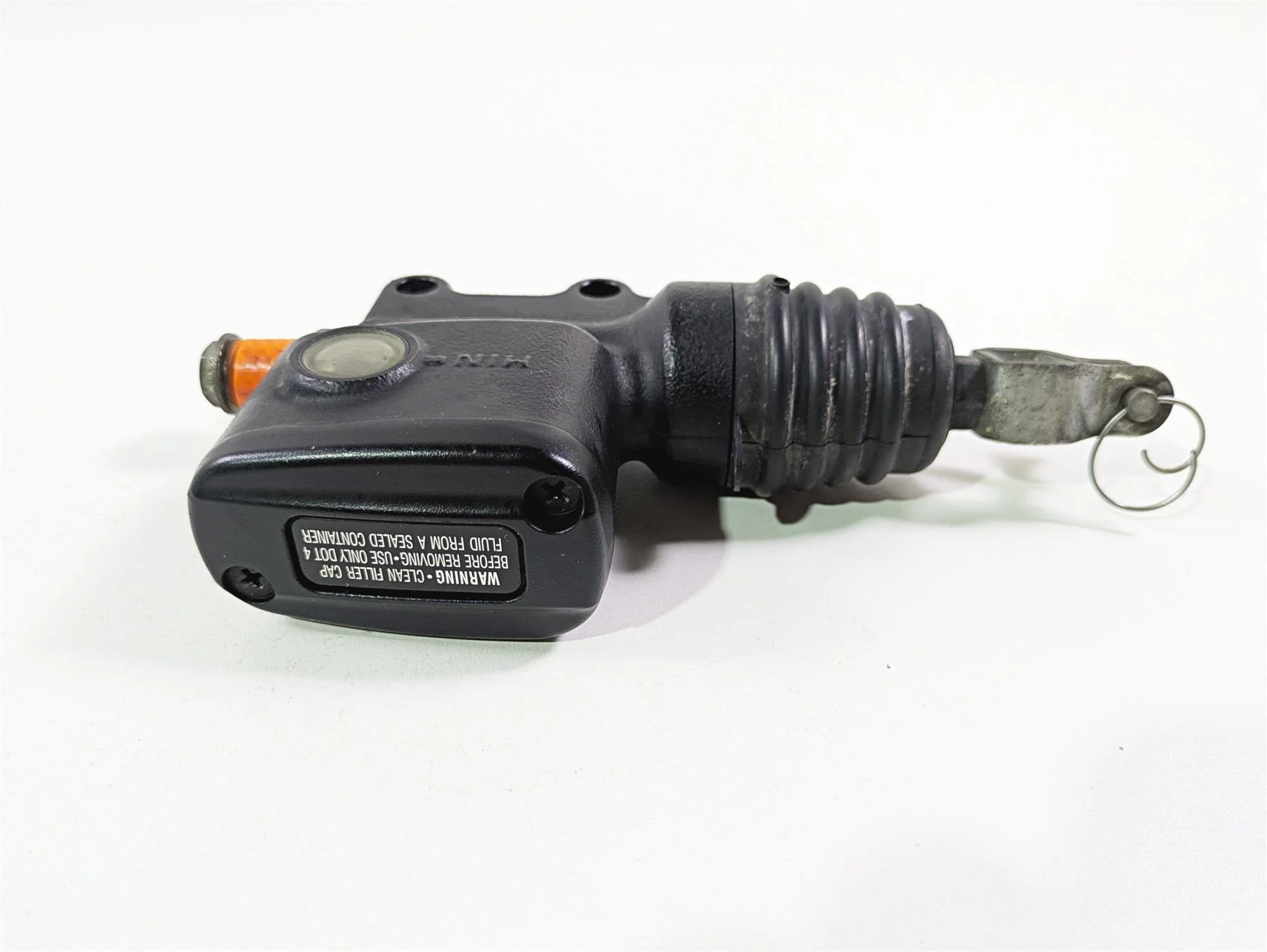 2018 Harley FLHCS Softail Heritage 115th Rear Brake Master Cylinder 5/8 41700460 - Image 3