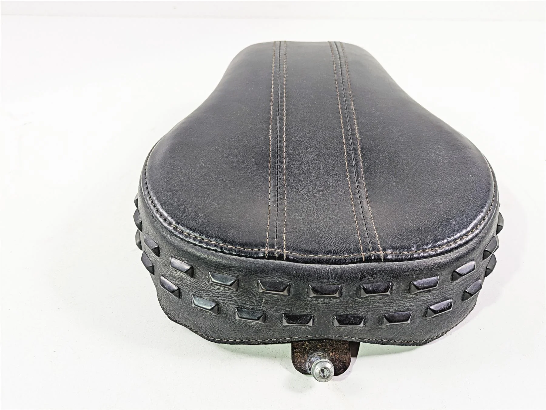 2018 Harley FLHCS Softail Heritage 115th Rear Passenger Seat - No Tears 52400148 - Image 2