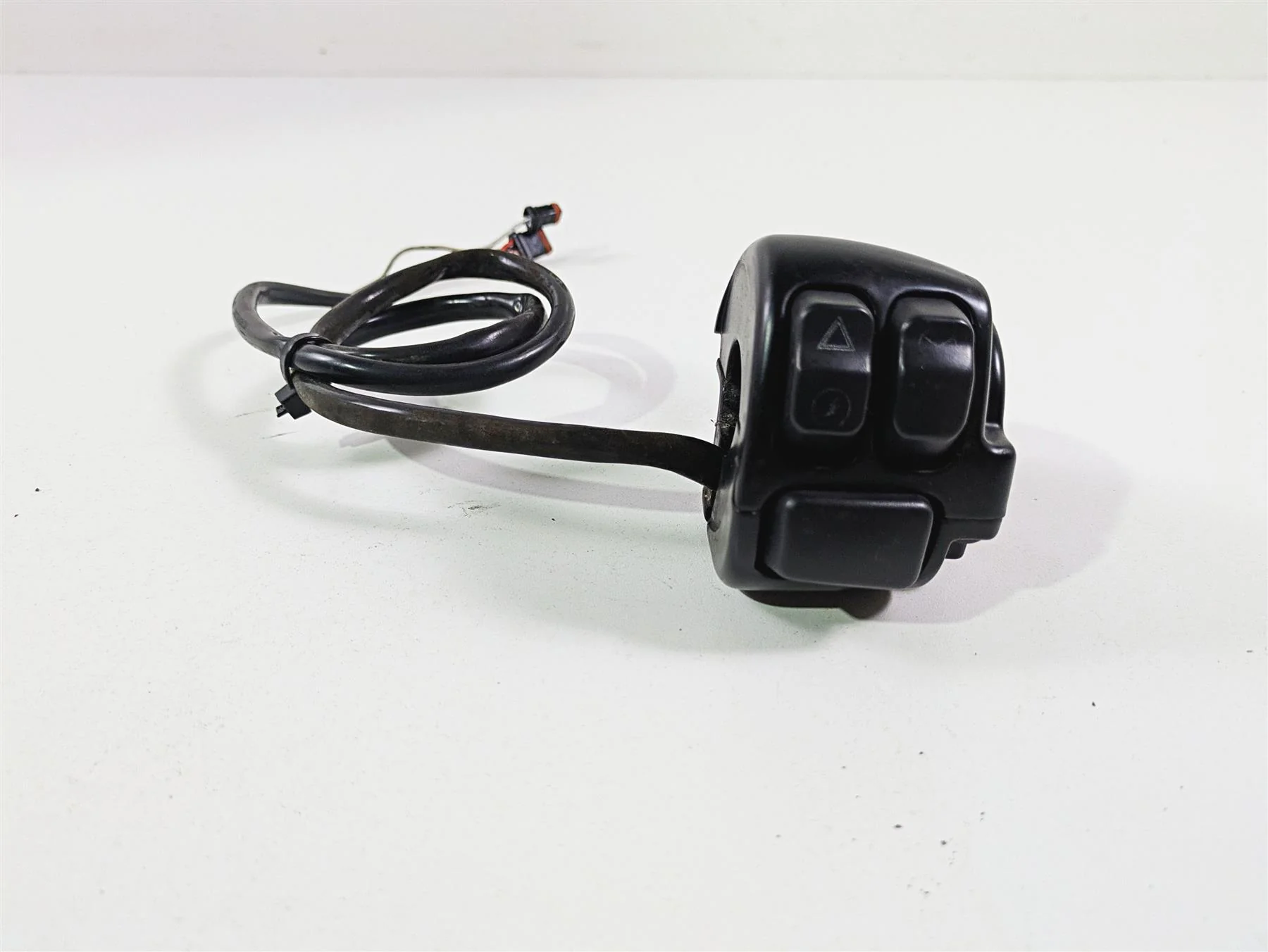 2018 Harley FLHCS Softail Heritage 115th Right Hand Control Switch 71500462