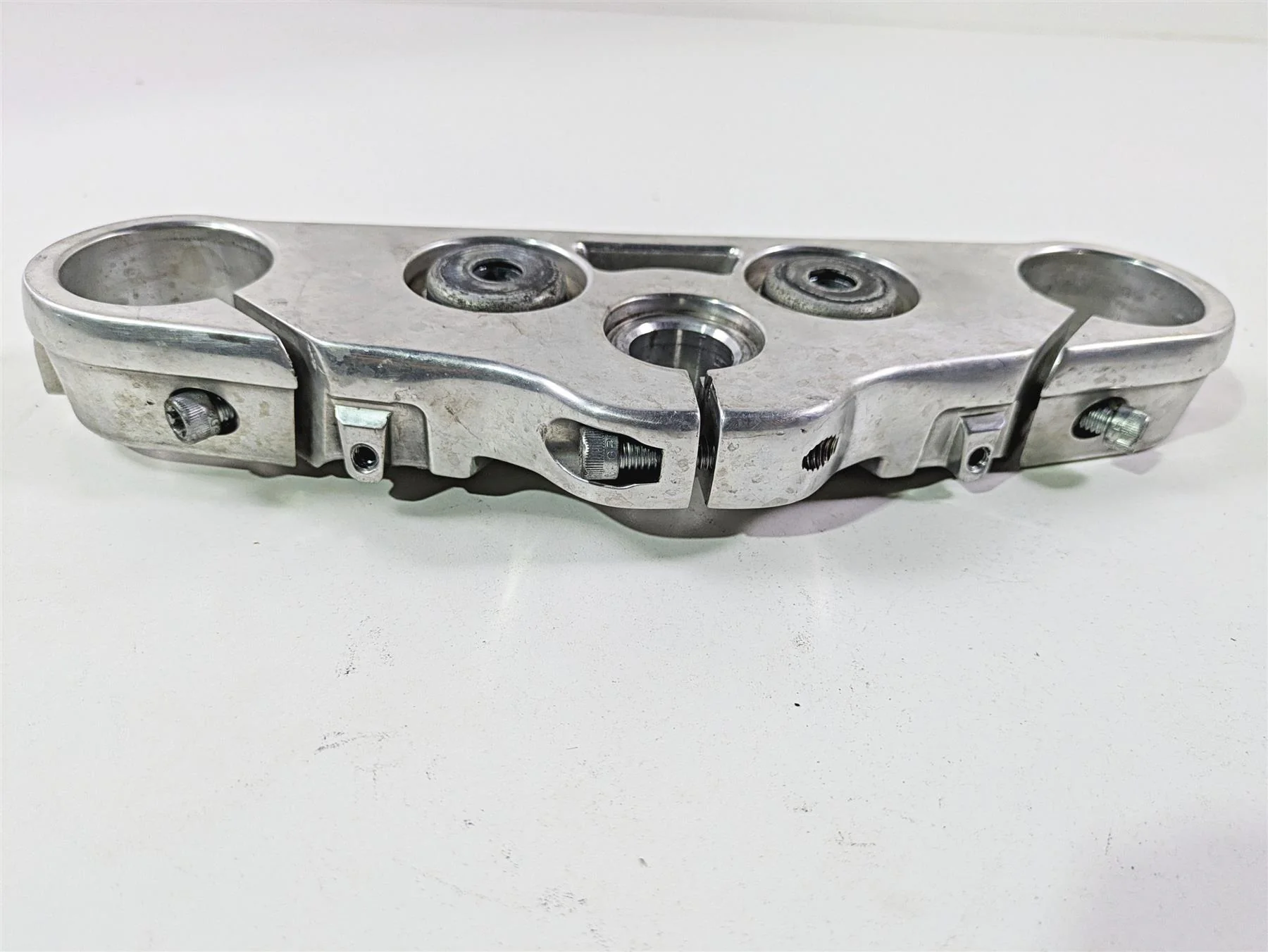 2018 Harley FLHCS Softail Heritage 115th Upper Triple Tree Clamp - Read 45900195 - Image 2