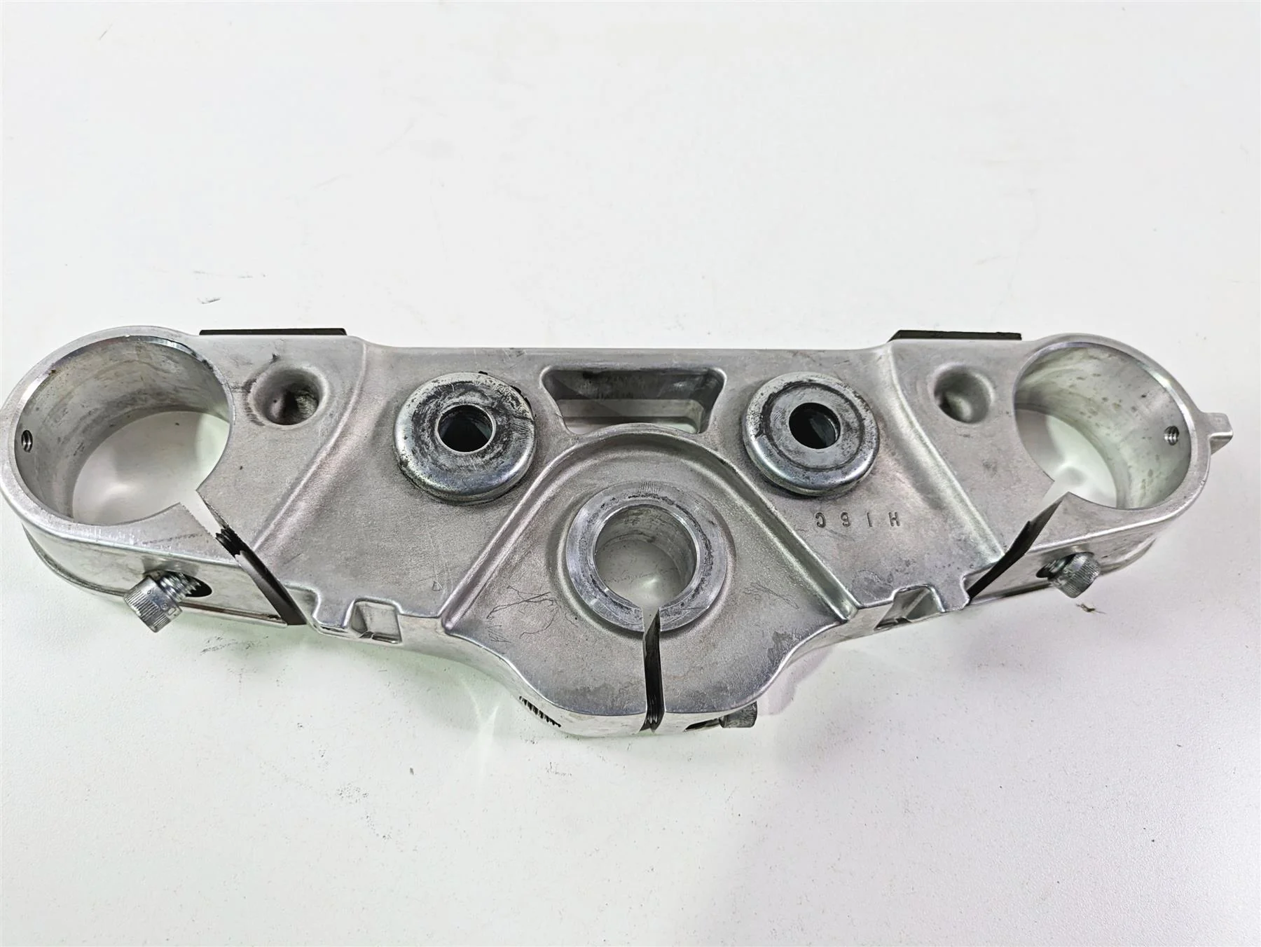 2018 Harley FLHCS Softail Heritage 115th Upper Triple Tree Clamp - Read 45900195 - Image 6