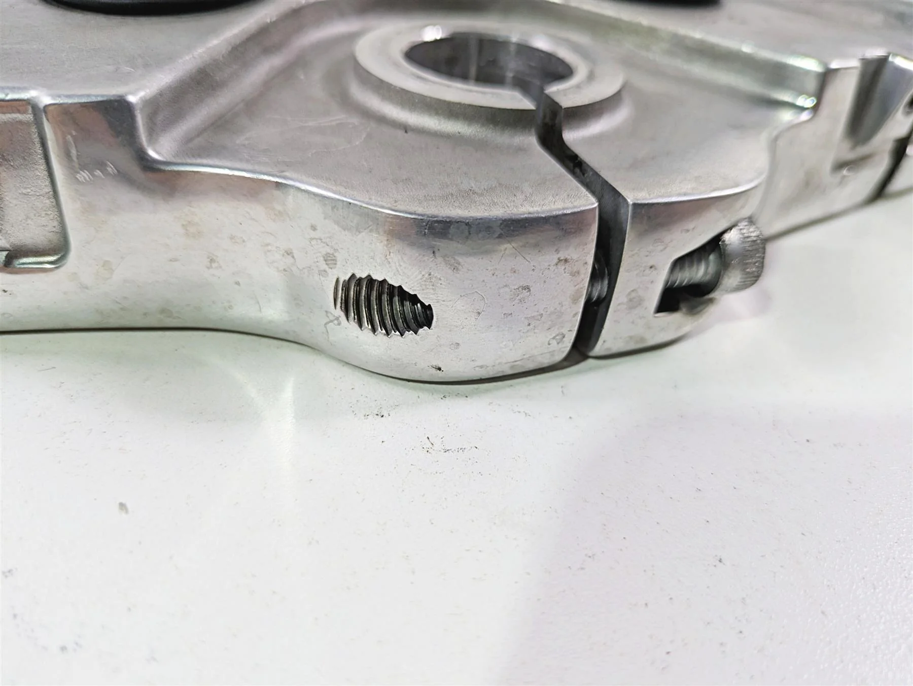 2018 Harley FLHCS Softail Heritage 115th Upper Triple Tree Clamp - Read 45900195 - Image 9