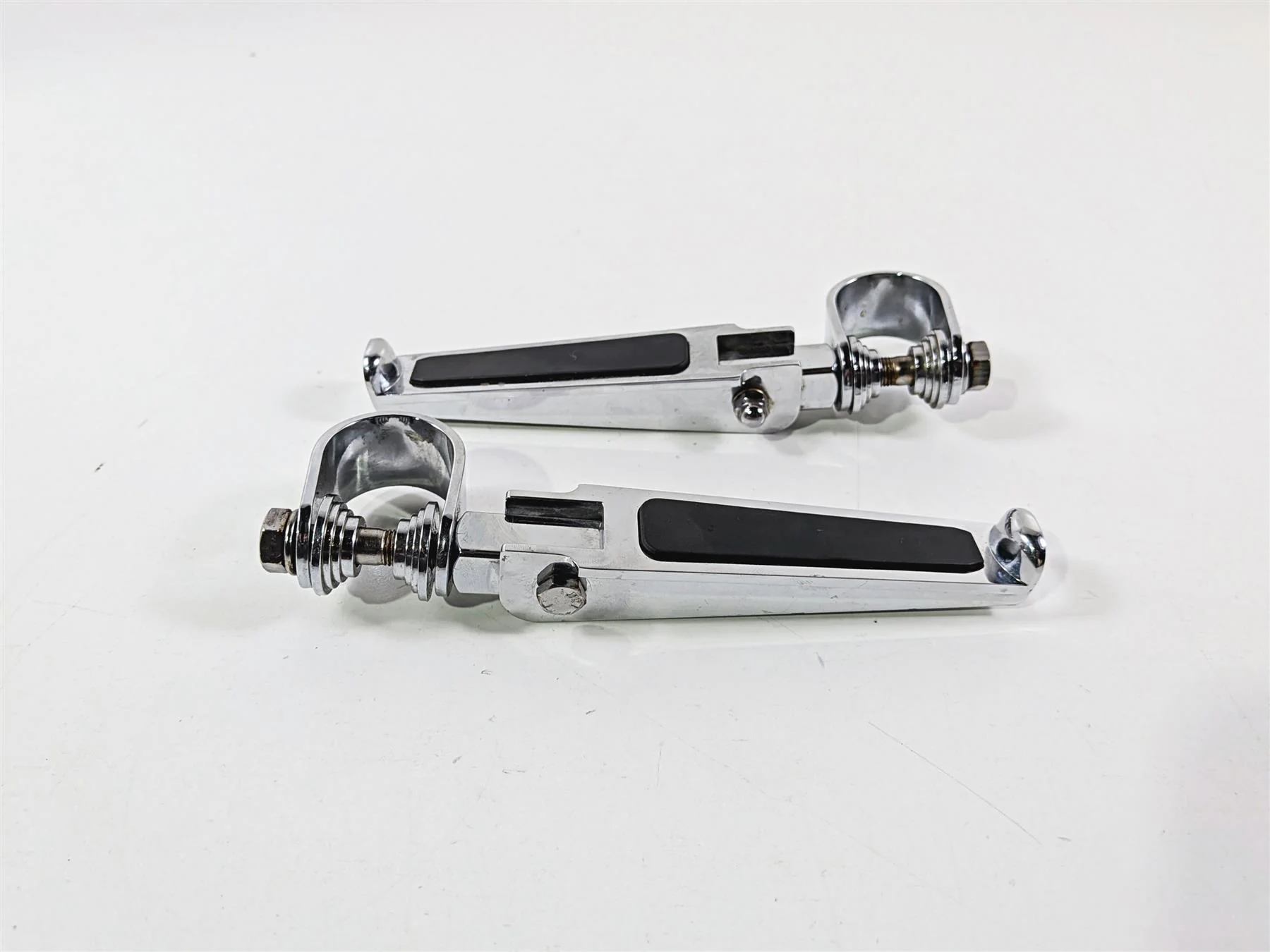 2018 Harley FLHTCU Touring Electra Glide Engine Guard Highway Peg Set  49144-86 - Image 2