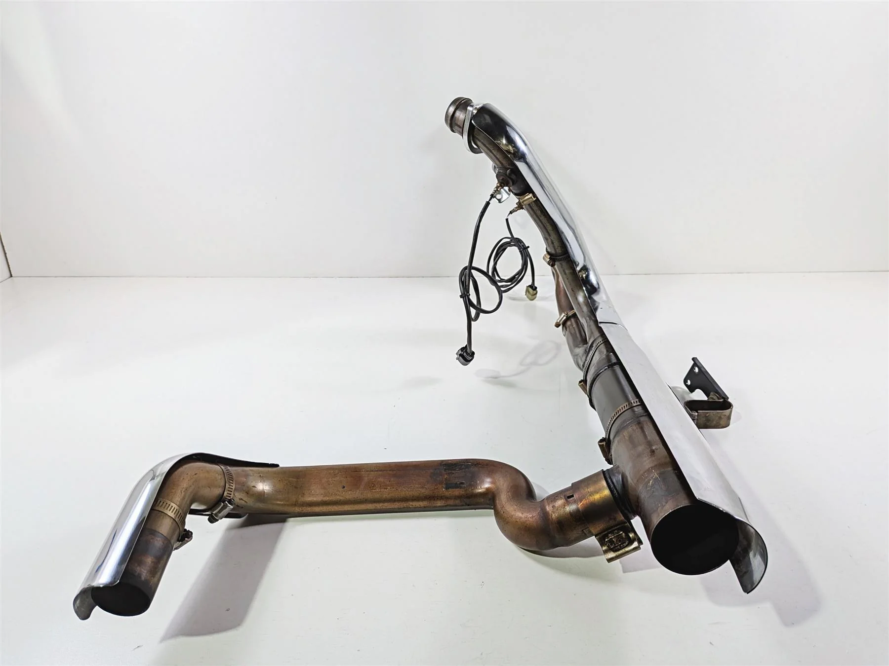 2018 Harley FLHTCU Touring Electra Glide Exhaust Header - Gutted 65600176 - Image 3