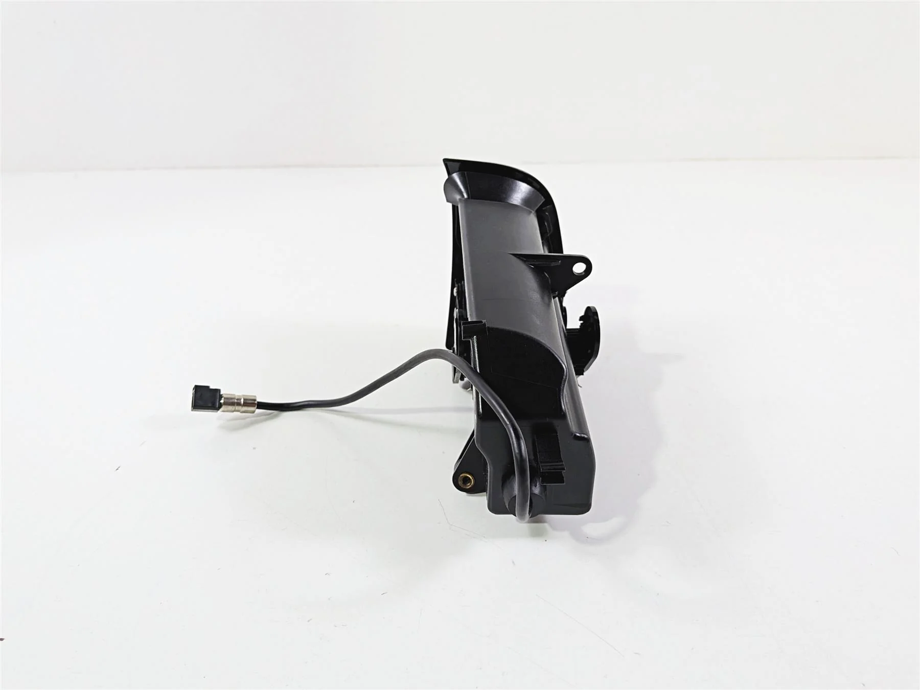 2018 Harley FLHTCU Touring Electra Glide Front Media Compartment Box 76000107 - Image 3
