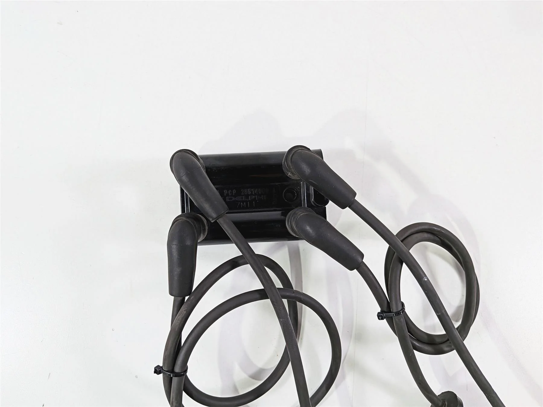 2018 Harley FLHTCU Touring Electra Glide Ignition Coil Wires & Plugs 31600017 - Image 4