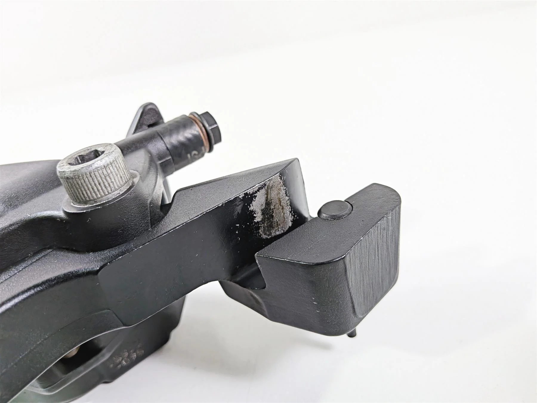 2018 Harley FLHTCU Touring Electra Glide Rear Brake Caliper & Bracket 44080-08C - Image 12