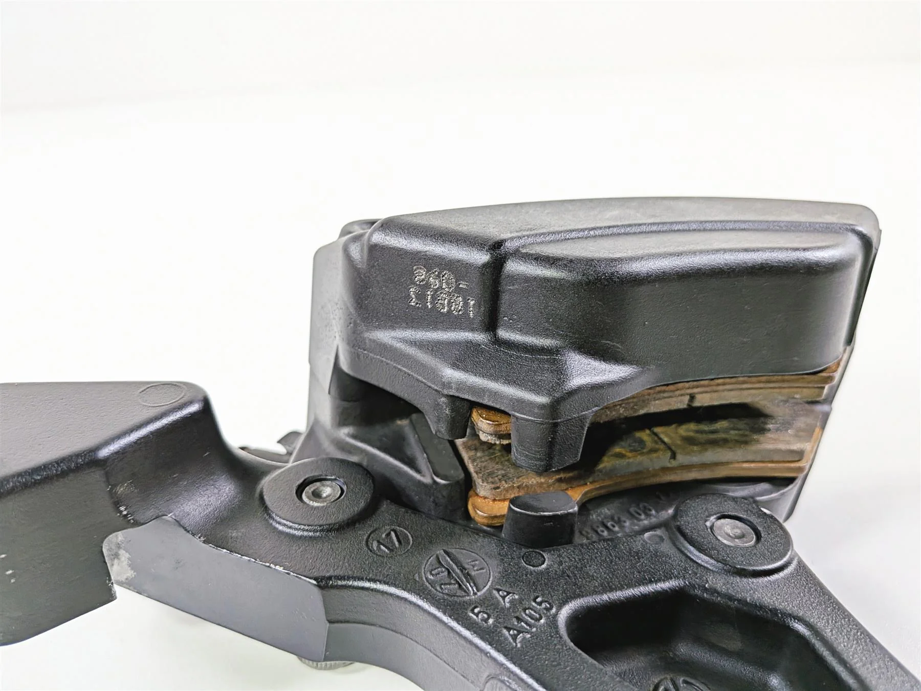2018 Harley FLHTCU Touring Electra Glide Rear Brake Caliper & Bracket 44080-08C - Image 9