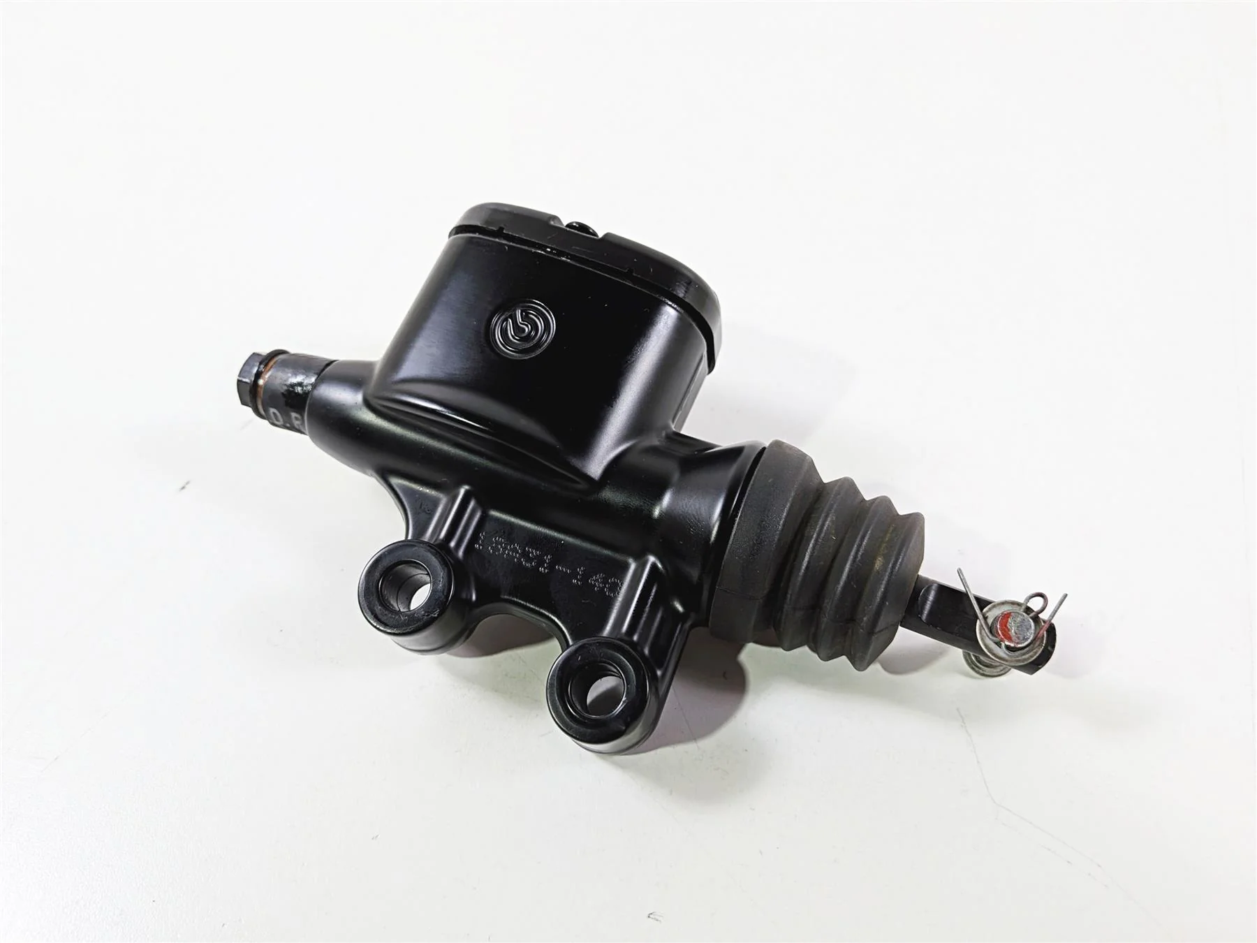 2018 Harley FLHTCU Touring Electra Glide Rear Brake Master Cylinder 41700028A - Image 12
