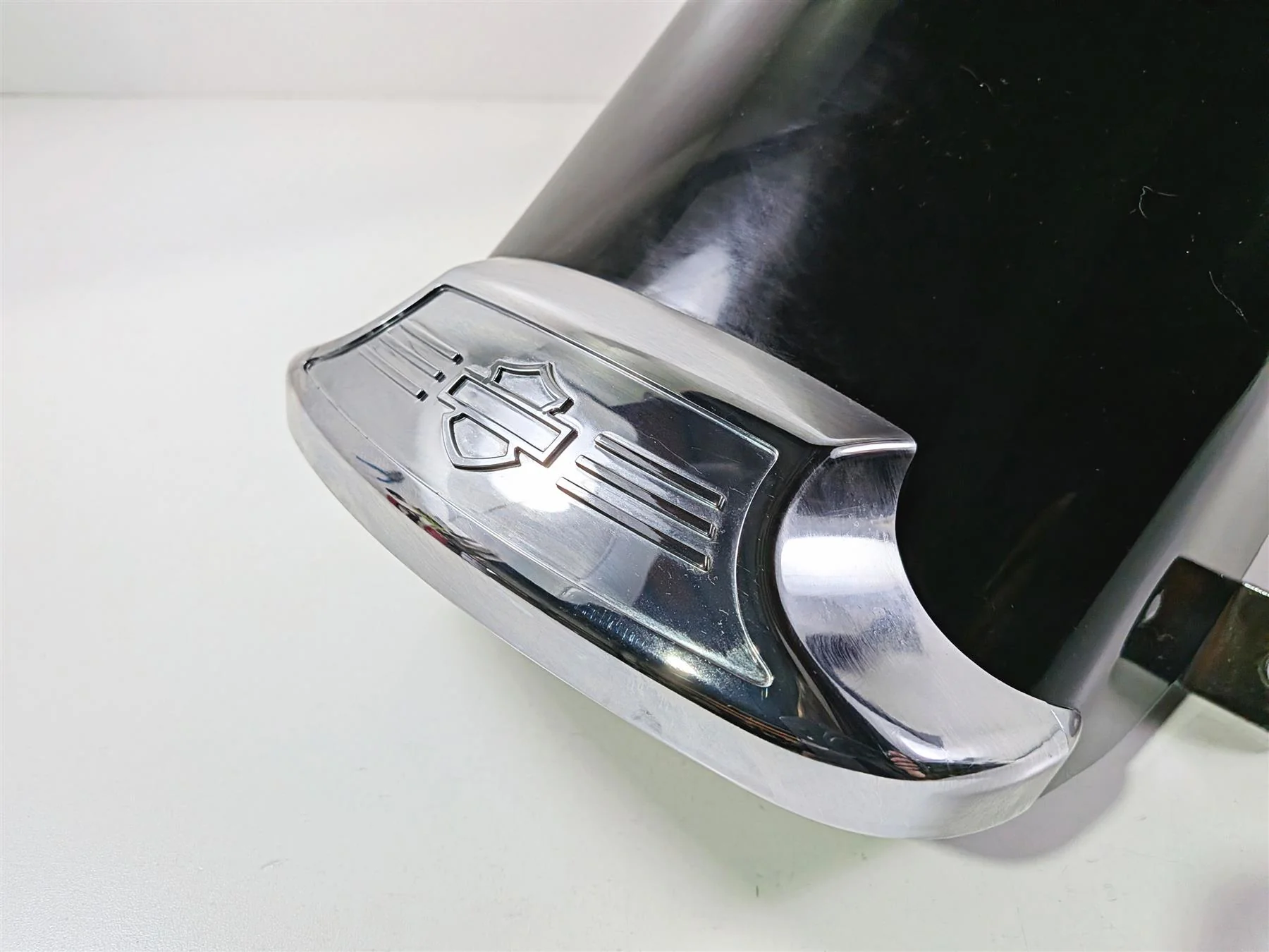 2018 Harley FLHTCU Touring Electra Glide Rear Fender Vivid Black 59500046A - Image 6
