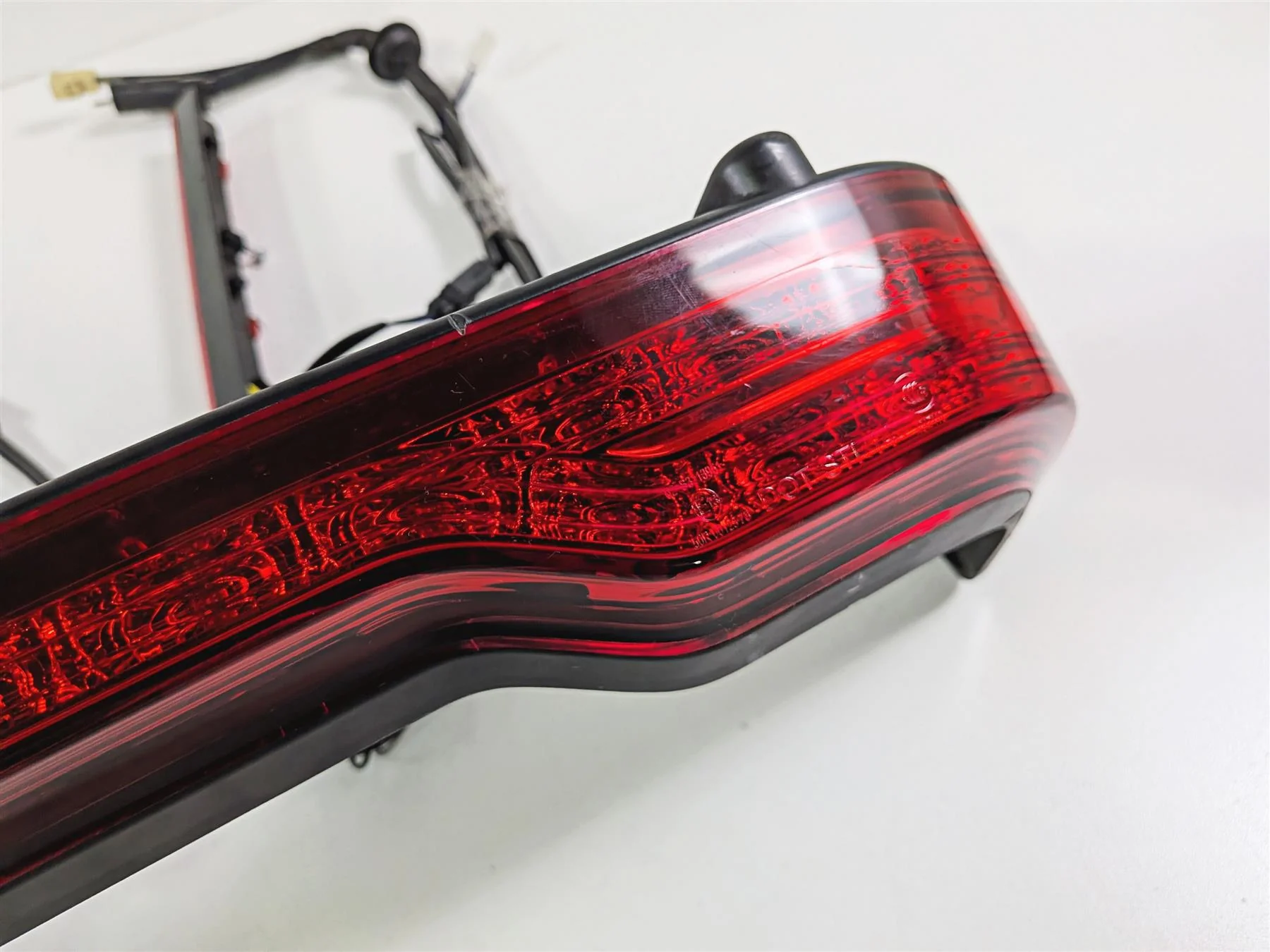 2018 Harley FLHTCU Touring Electra Glide Rear Trunk Side Light Set Read 67800093 - Image 11
