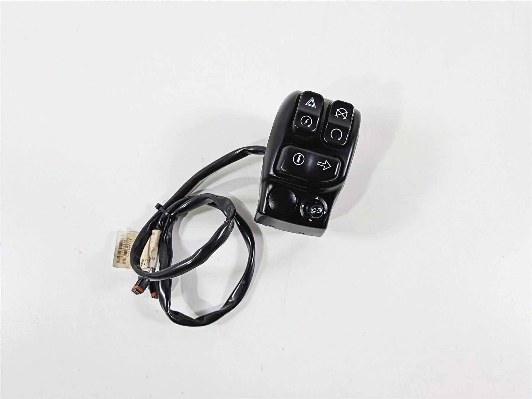 2018 Harley FLHTCU Touring Electra Glide Right Hand Control Switch 71500129C