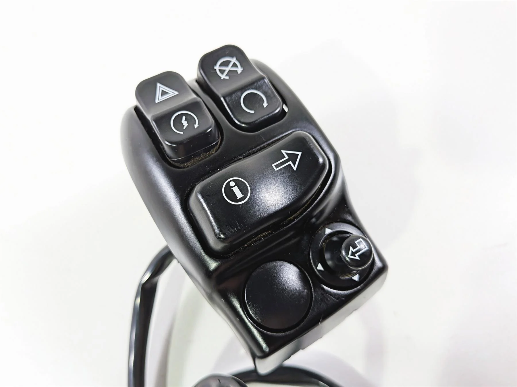 2018 Harley FLHTCU Touring Electra Glide Right Hand Control Switch 71500129C - Image 10