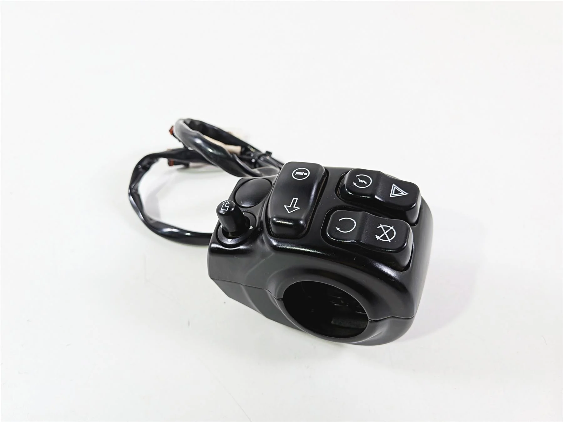 2018 Harley FLHTCU Touring Electra Glide Right Hand Control Switch 71500129C - Image 5