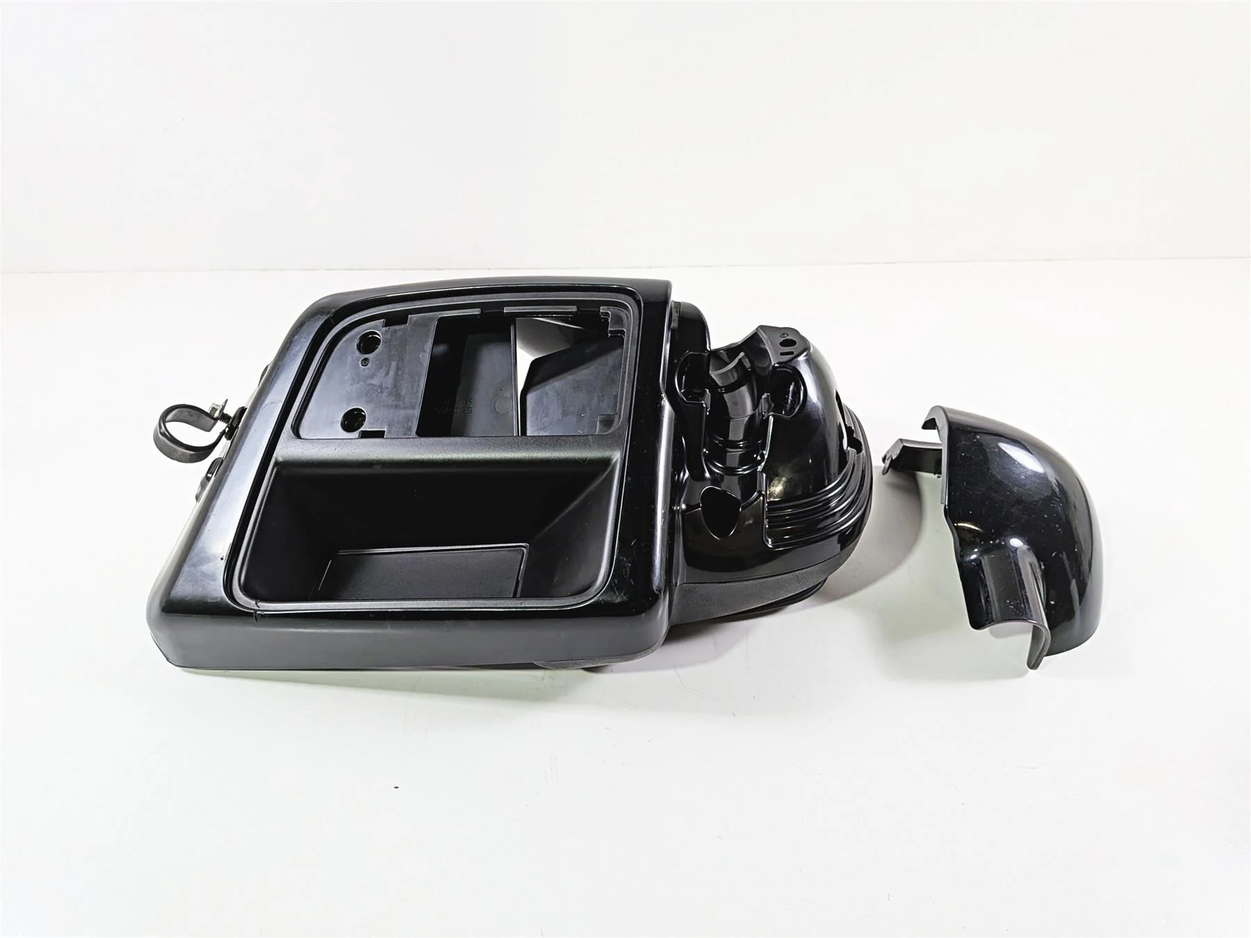 2018 Harley FLHTCU Touring Electra Glide Right Lower Leg Fairing Set 57100113 - Image 8