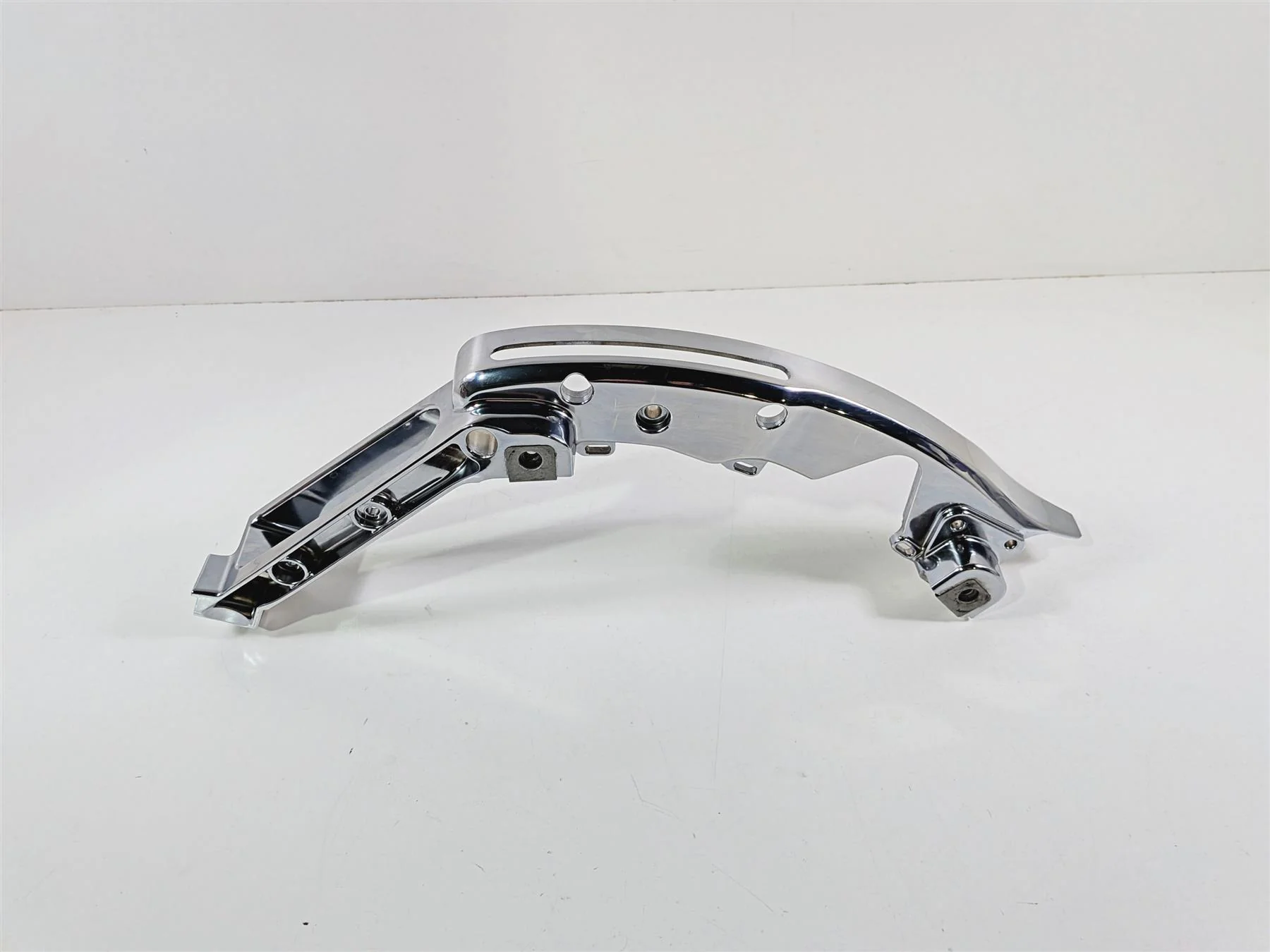 2018 Harley FLHTCU Touring Electra Glide Right Saddlebag Support 90201659 - Image 2