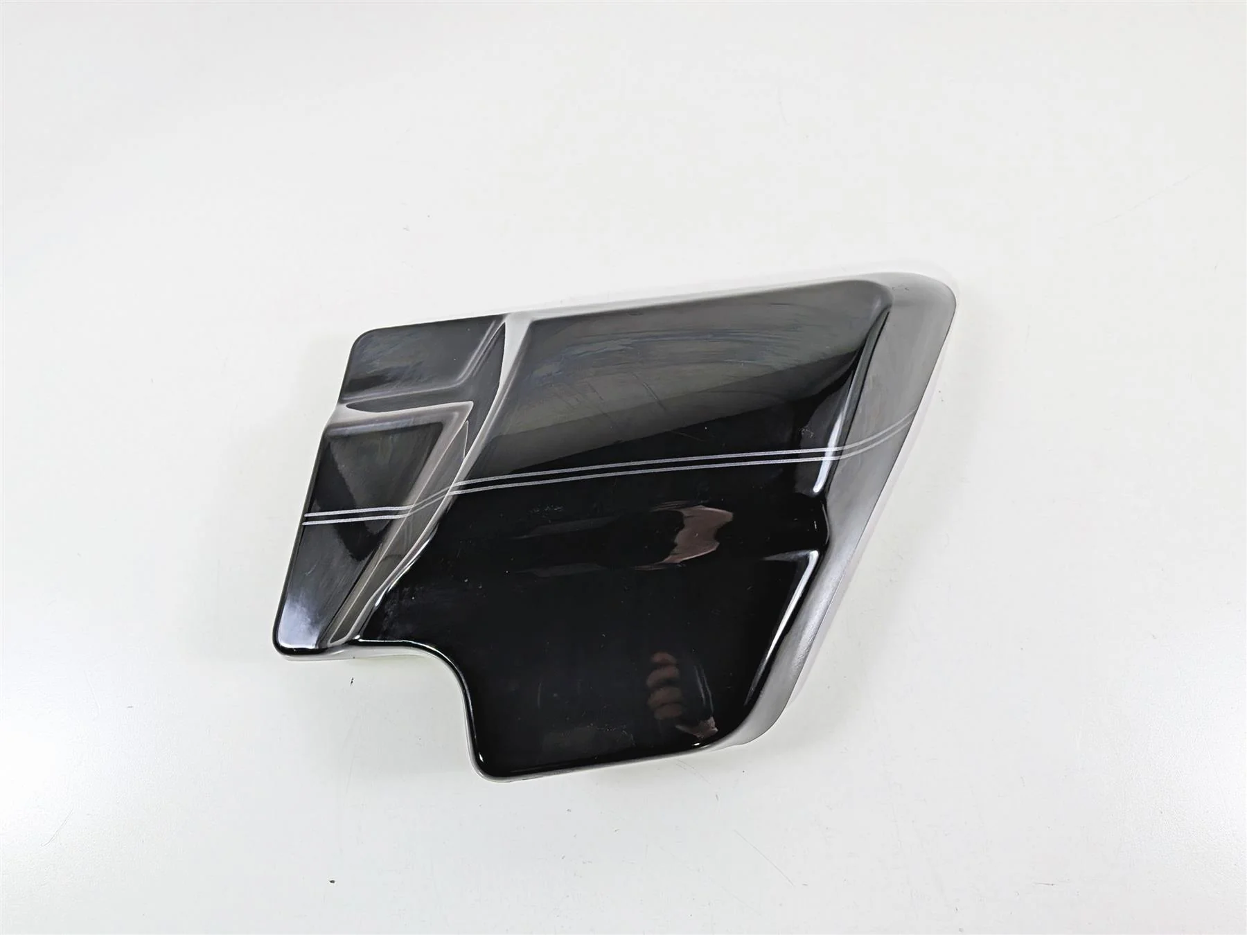 2018 Harley FLHTCU Touring Electra Glide Right Side Cover Fairing 66048-09A