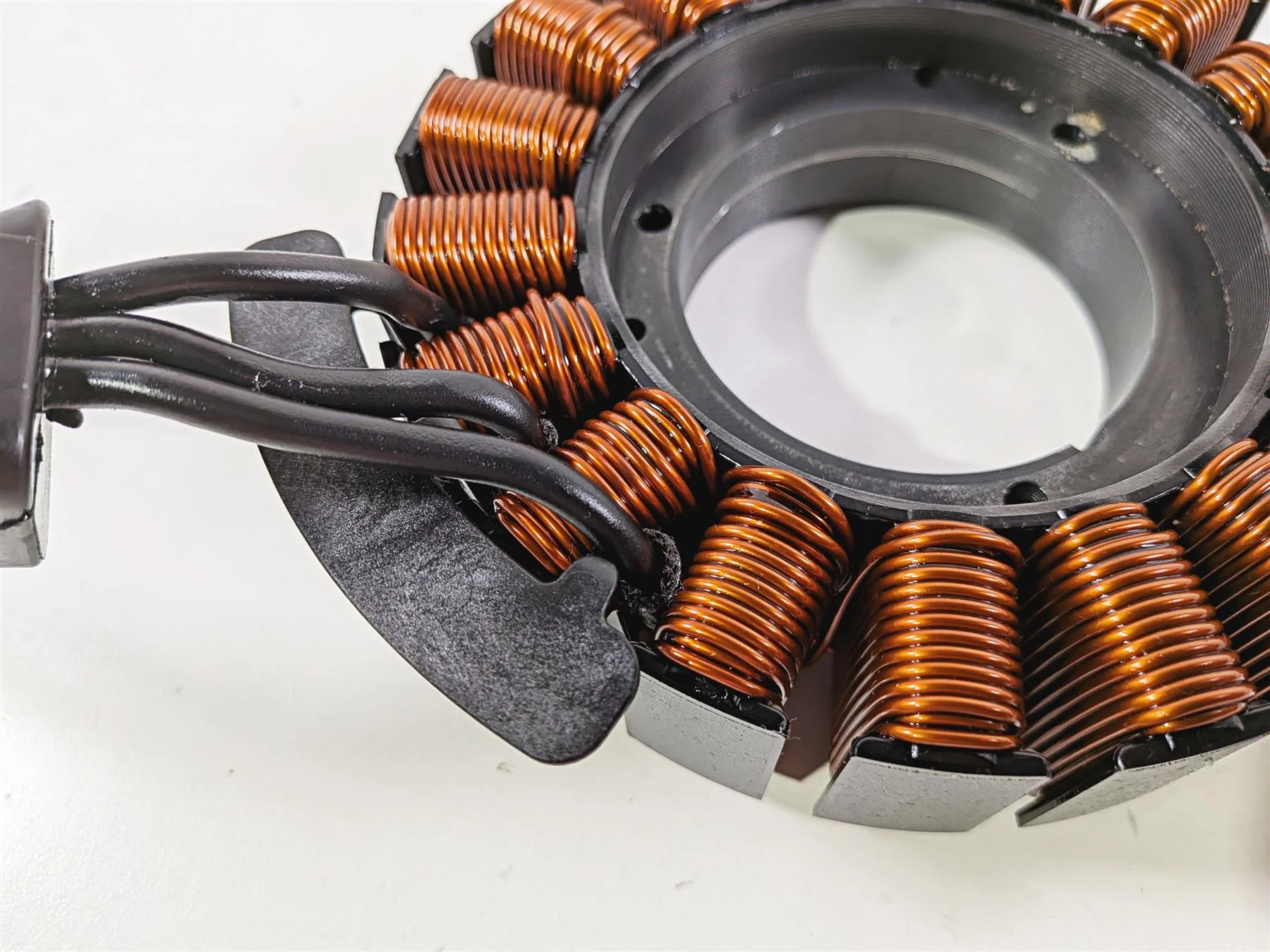 2018 Harley FLHTCU Touring Electra Glide Stator Alternator Generator 29900145 - Image 13