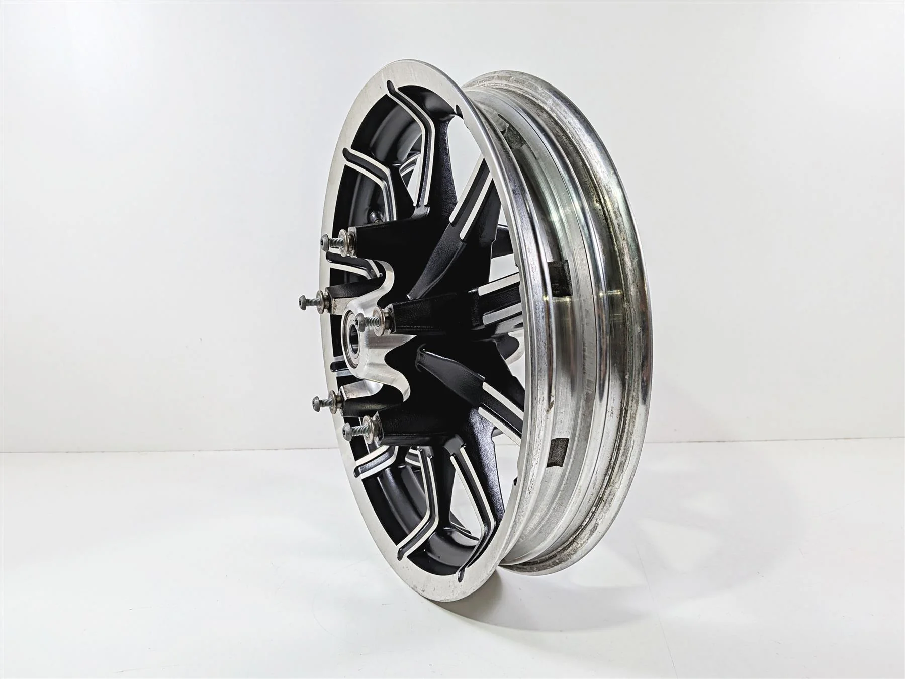 2018 Harley FLHTCU Touring Electra Glide Straight 17x3 10Sp Front Wheel 43300019 - Image 10