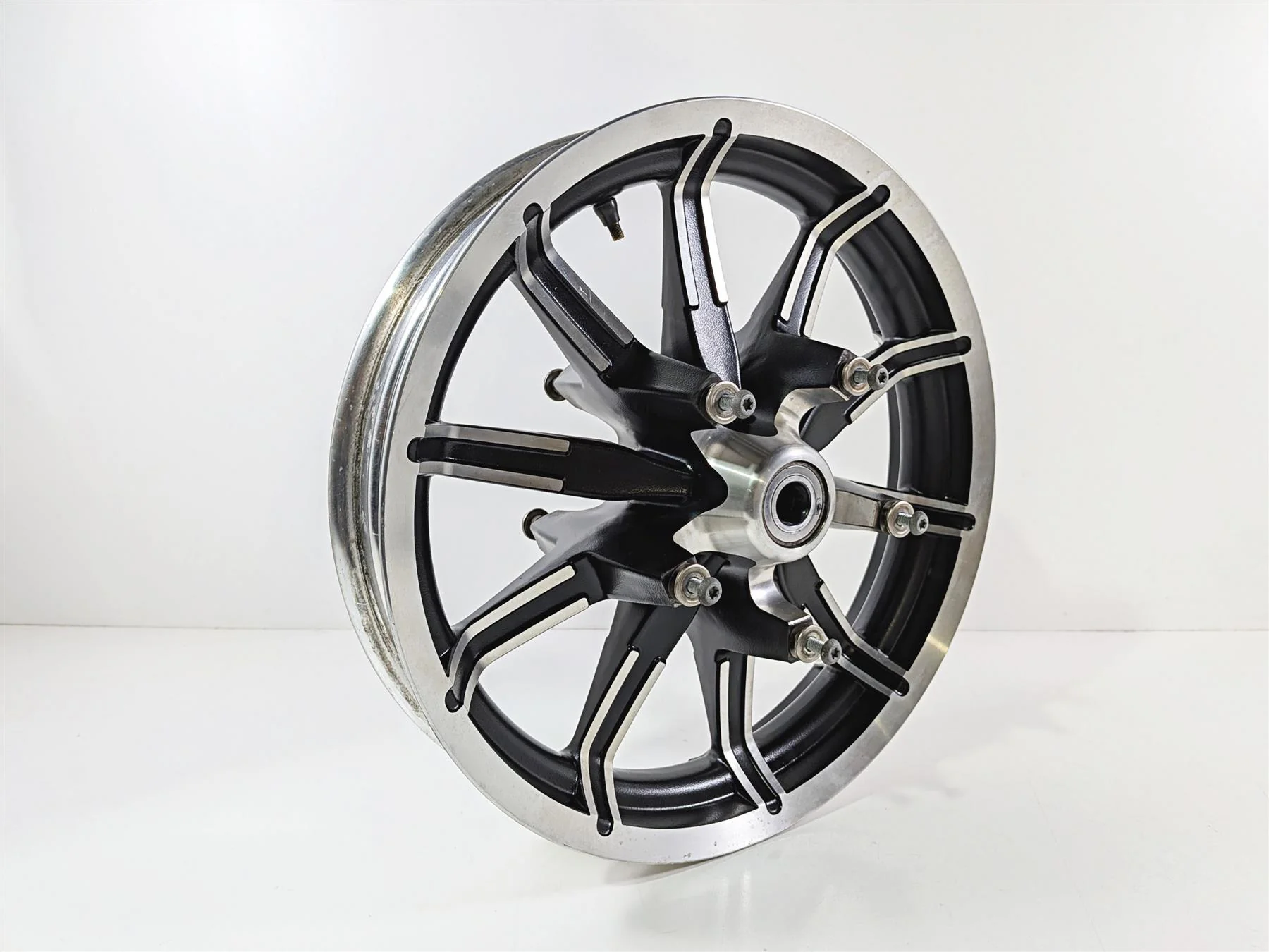 2018 Harley FLHTCU Touring Electra Glide Straight 17x3 10Sp Front Wheel 43300019 - Image 6