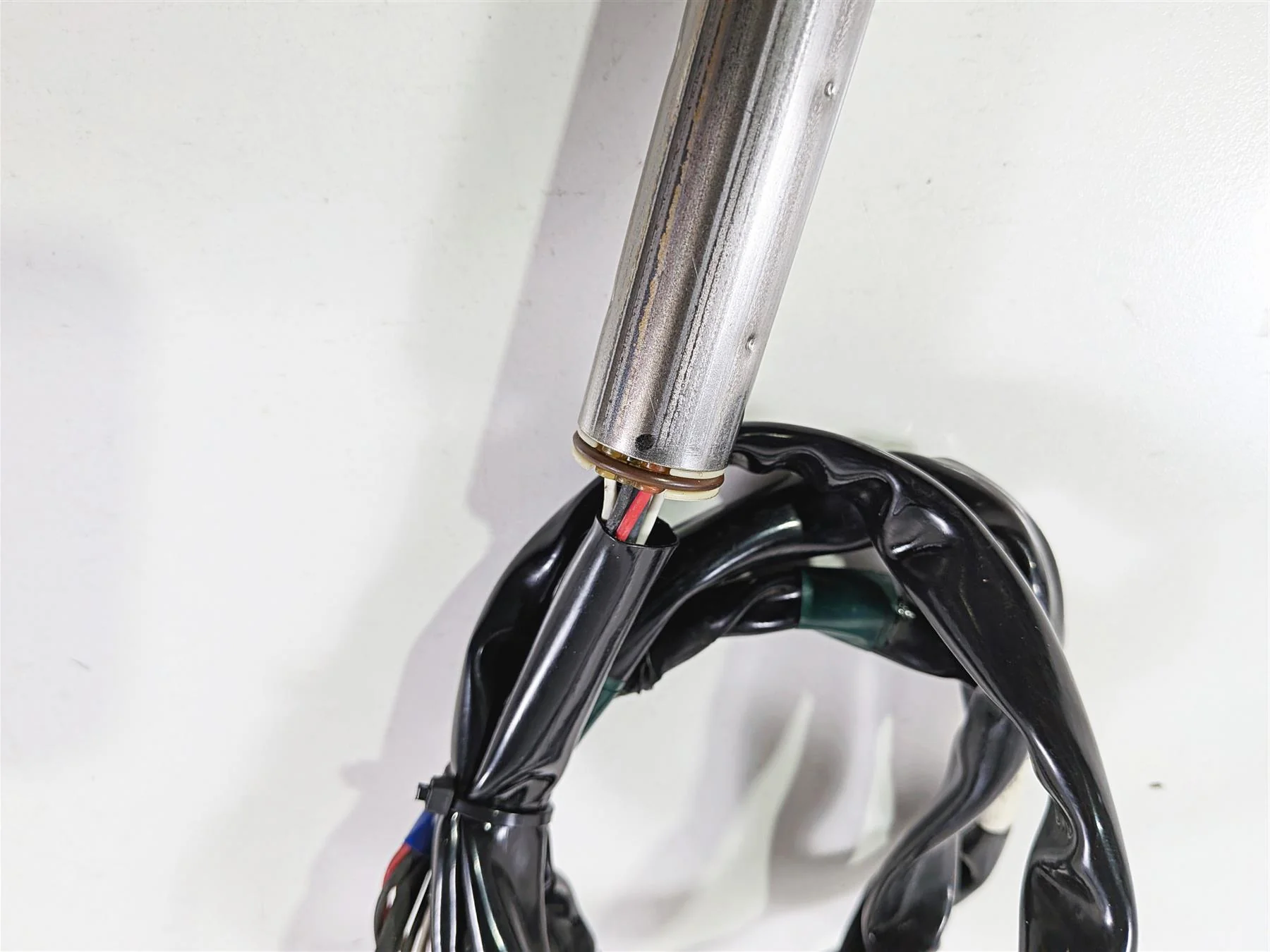 2018 Harley FLHTCU Touring Electra Glide Throttle Ride By Wire Sensor 32700050A - Image 8