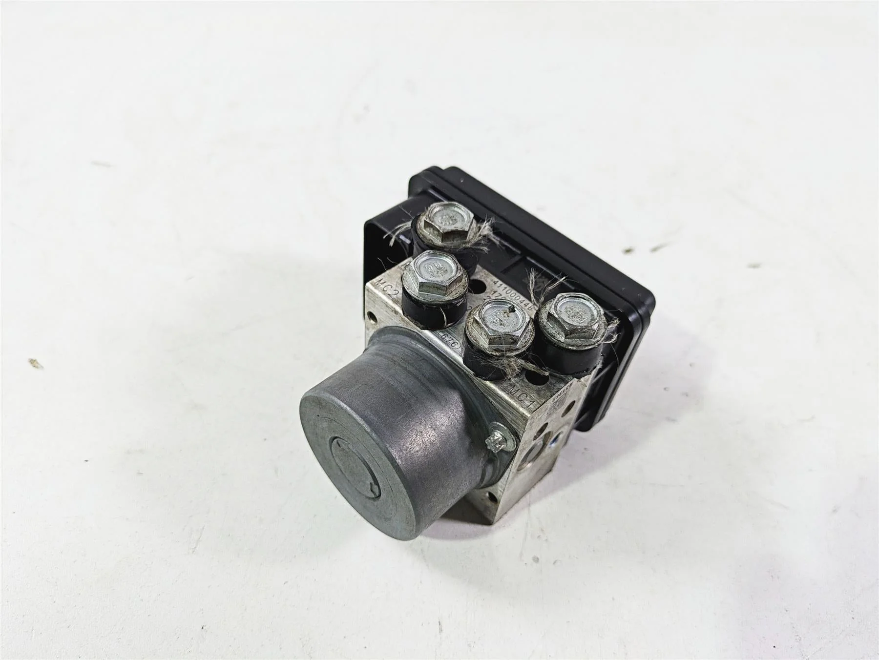 2018 Harley FXBR Softail Breakout Abs Brake Pump Unit Module 41100044B - Image 11