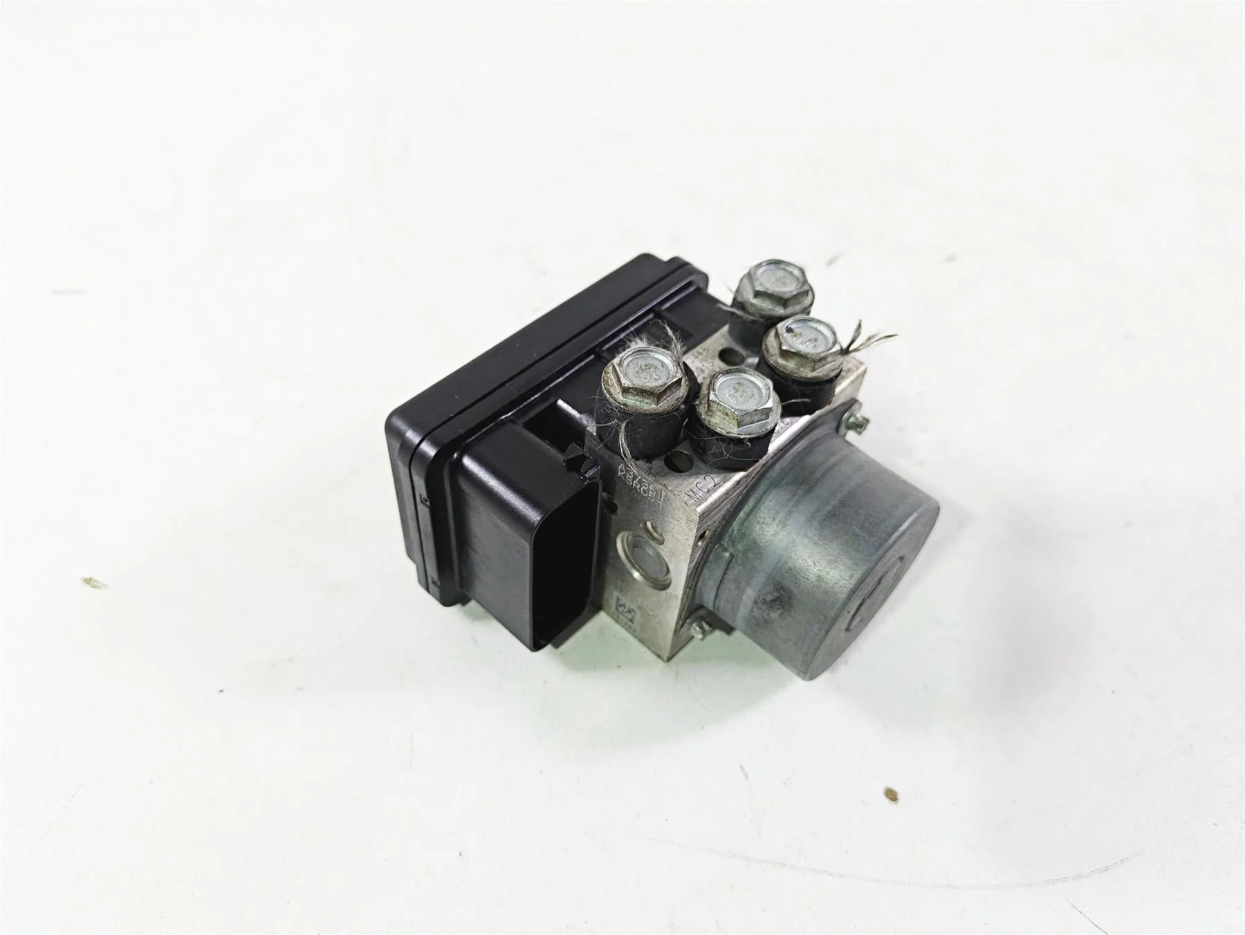 2018 Harley FXBR Softail Breakout Abs Brake Pump Unit Module 41100044B - Image 12